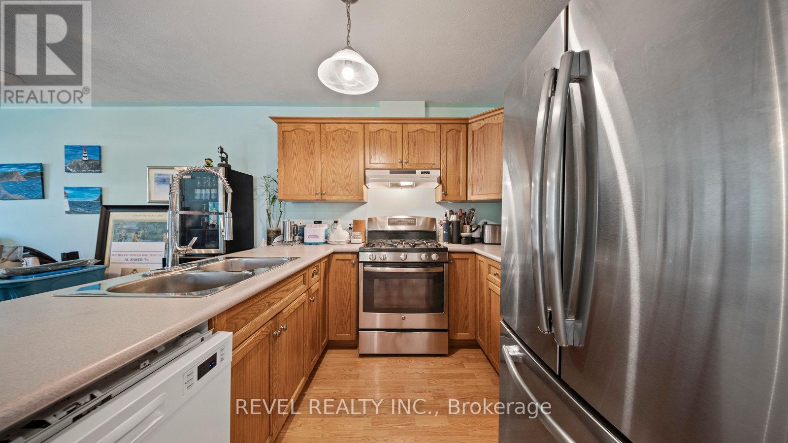 Photo 20 of 209 Nelson Street W, Norfolk ON