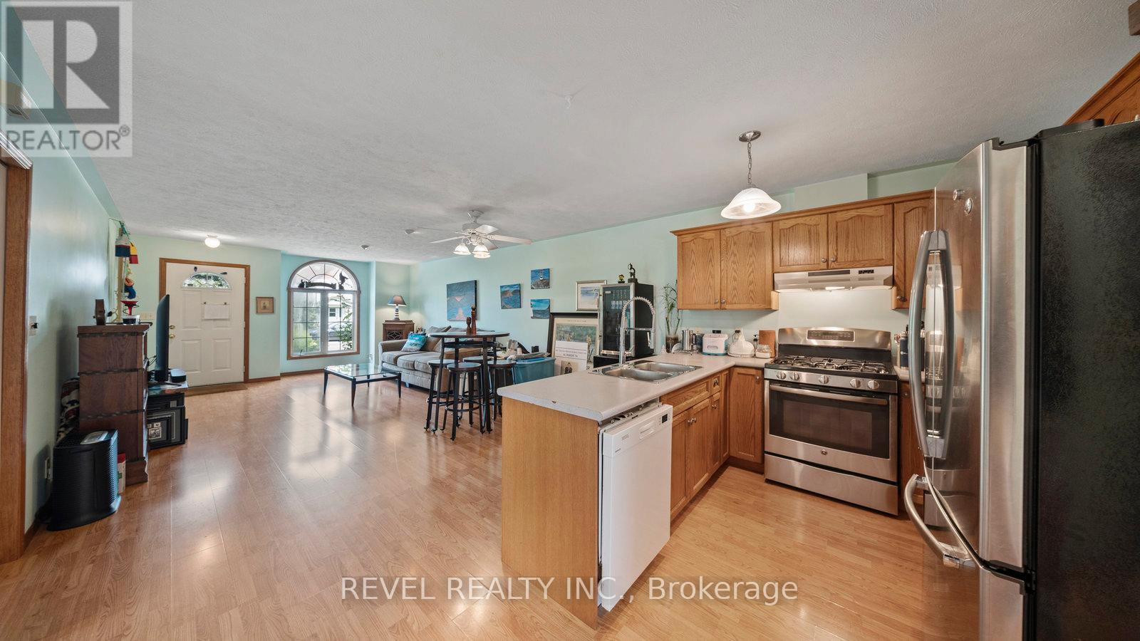 Photo 30 of 209 Nelson Street W, Norfolk ON