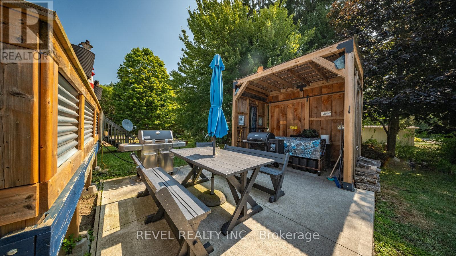 Photo 44 of 209 Nelson Street W, Norfolk ON
