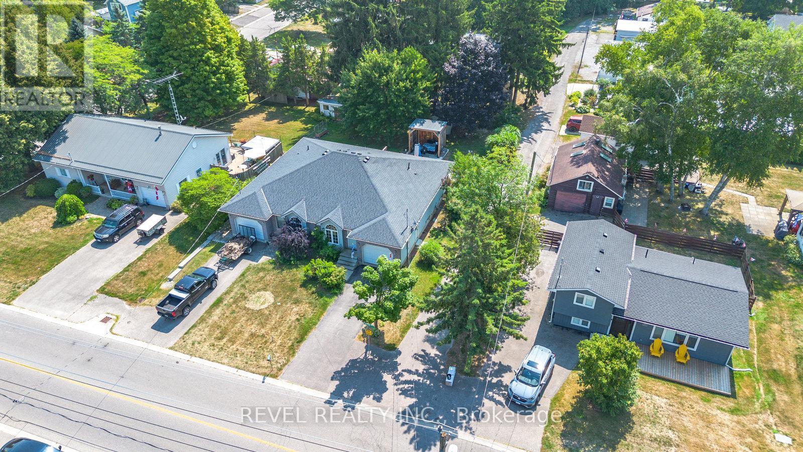 Photo 23 of 209 Nelson Street W, Norfolk ON