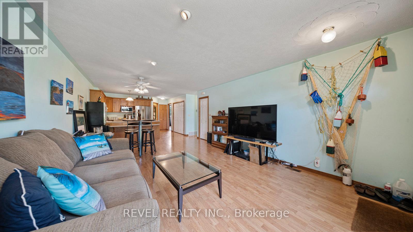 Photo 2 of 209 Nelson Street W, Norfolk ON