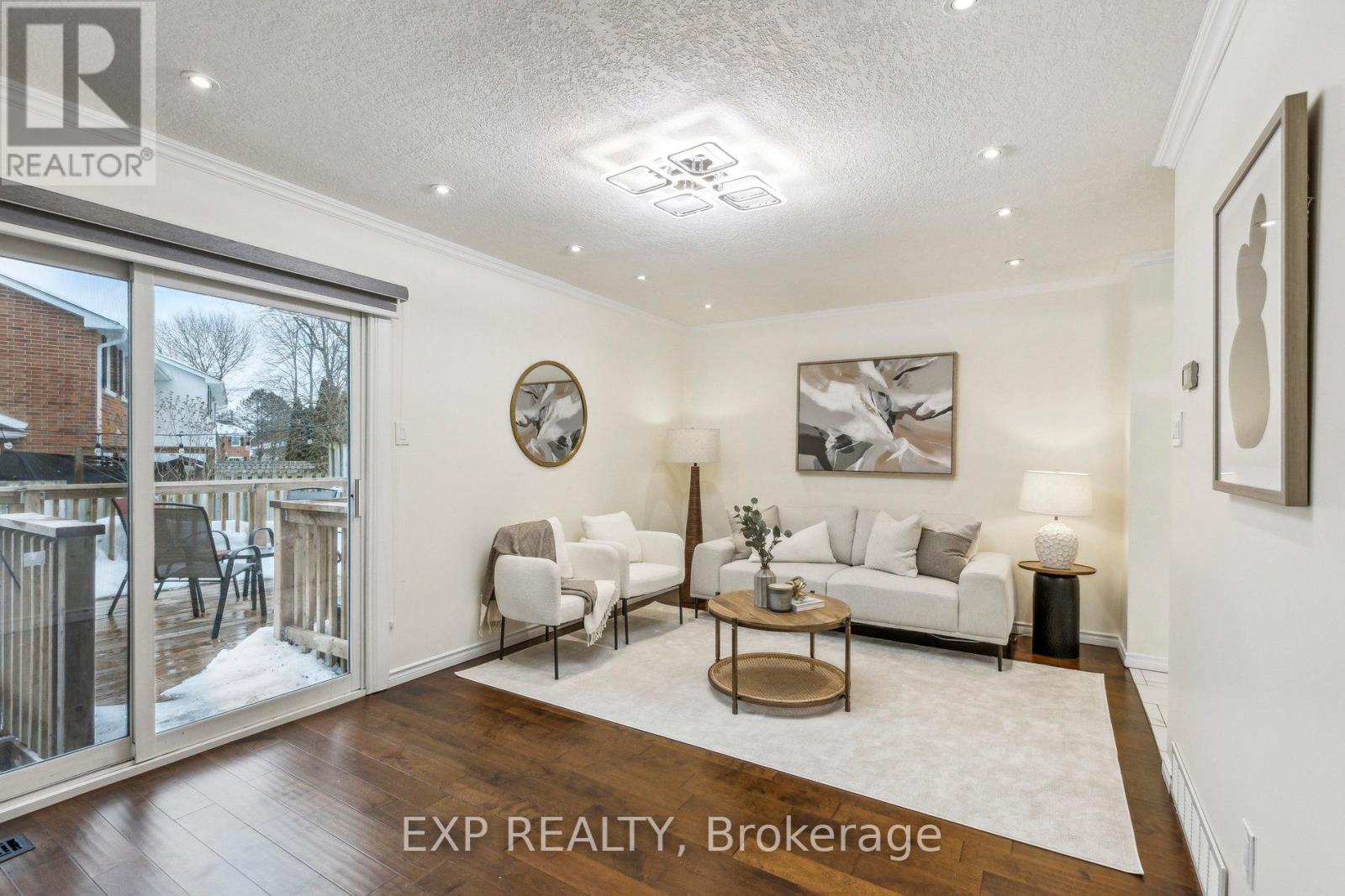 Photo 10 of 3 407 Keats Way, Waterloo ON