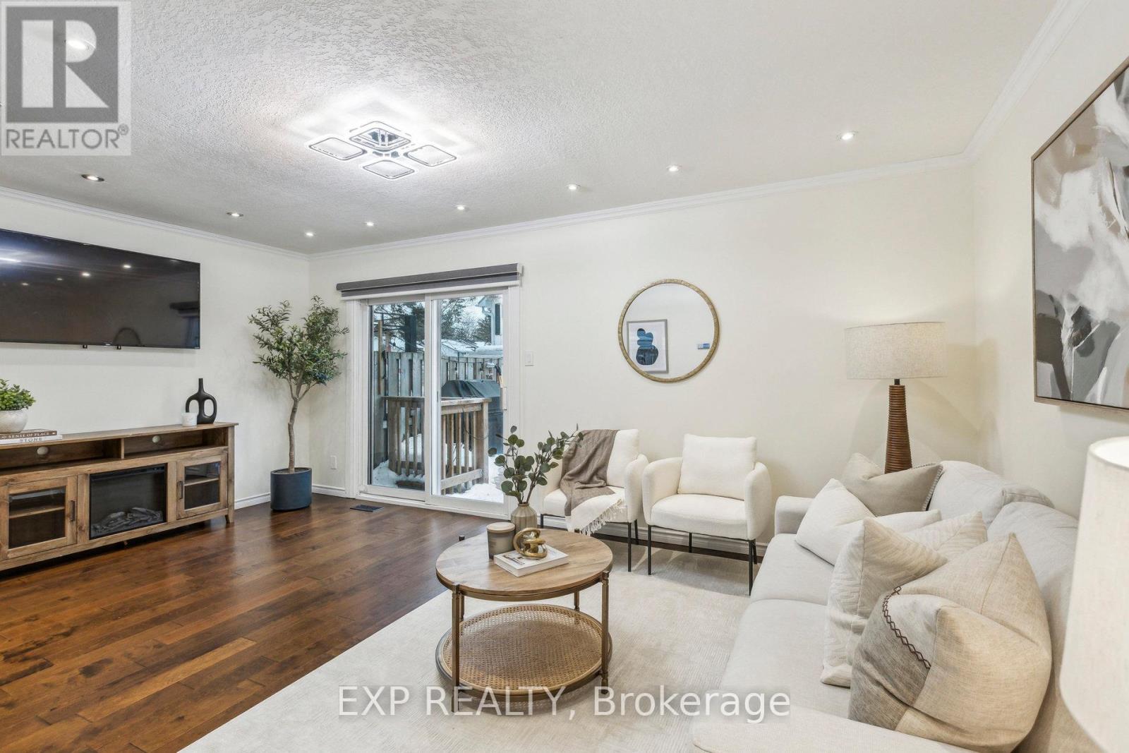 Photo 12 of 3 407 Keats Way, Waterloo ON