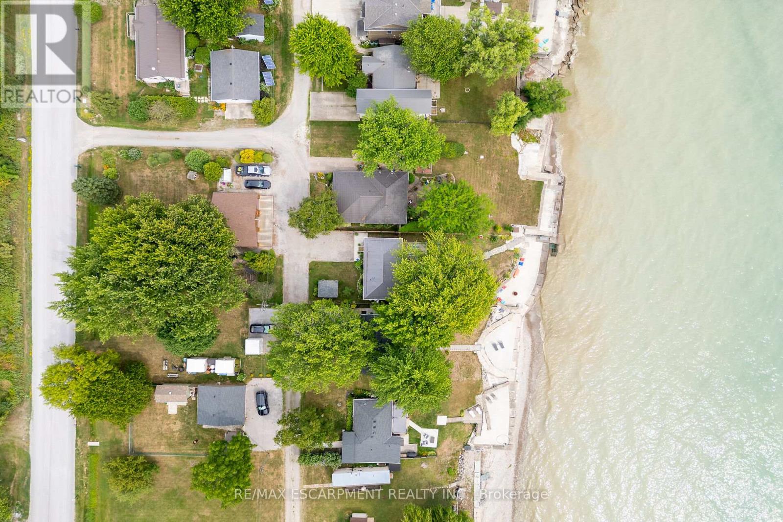 Photo 3 of 42 Erieview Lane, Haldimand ON