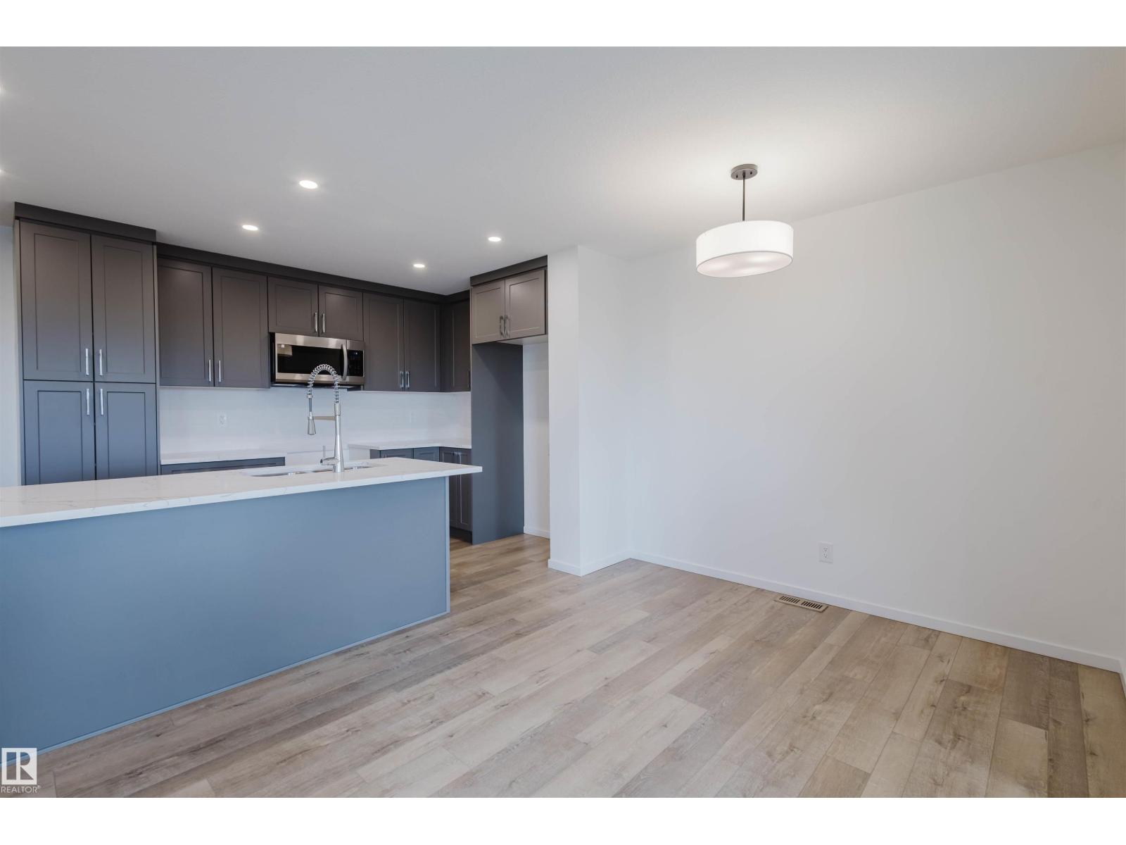 Photo 3 of 1050 Hearthstone Bv, Sherwood Park AB