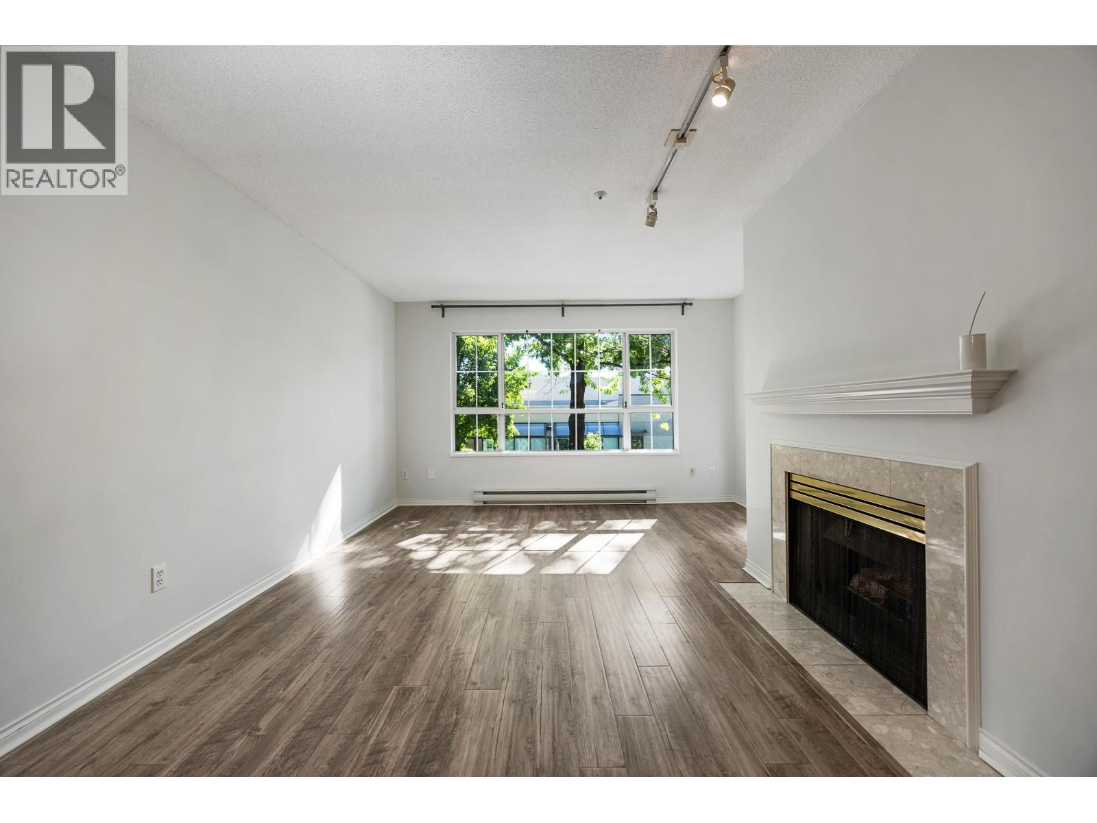 Photo 16 of 206 2990 Princess Crescent, Coquitlam BC