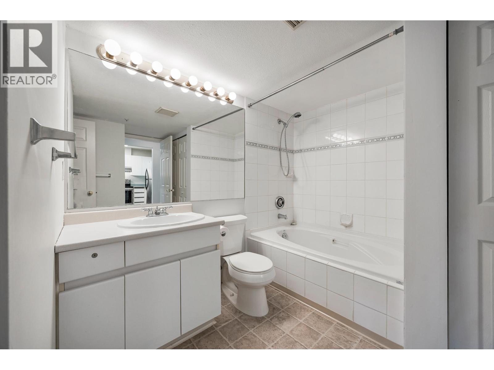 Photo 27 of 206 2990 Princess Crescent, Coquitlam BC