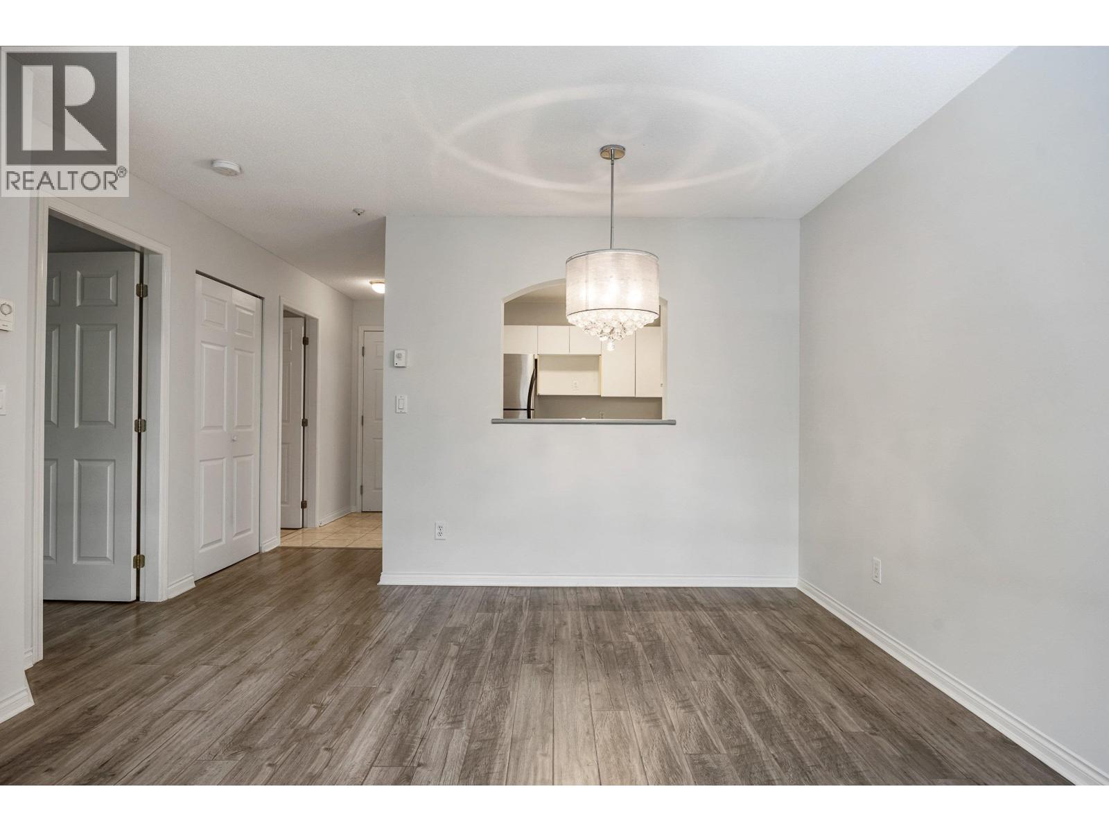 Photo 13 of 206 2990 Princess Crescent, Coquitlam BC