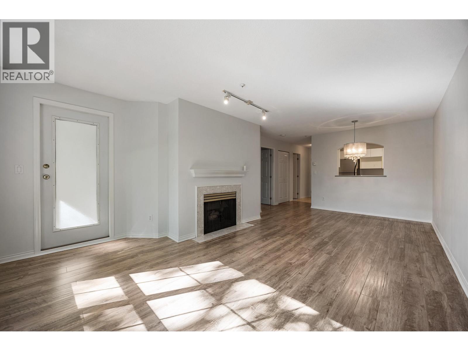 Photo 18 of 206 2990 Princess Crescent, Coquitlam BC