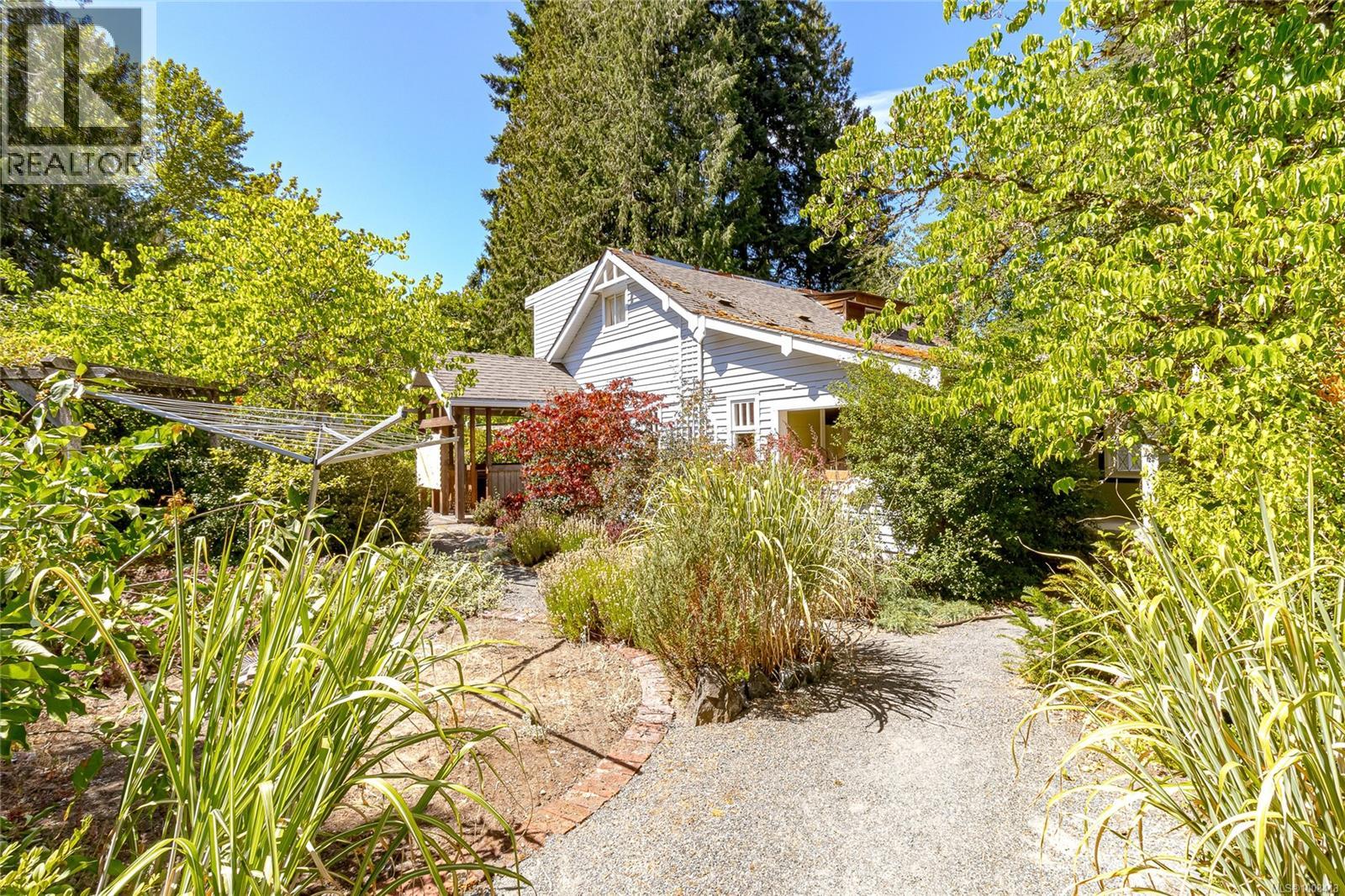 Photo 2 of 5872 Wilson Ave, Duncan BC