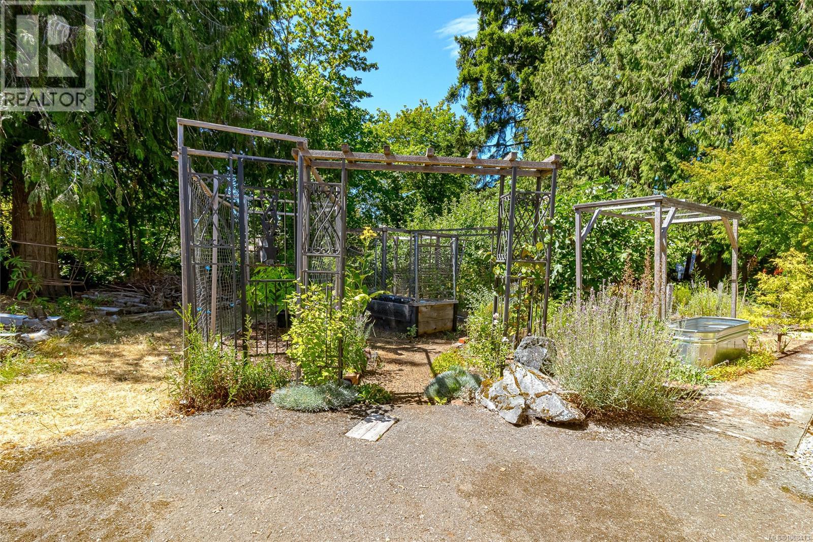 Photo 34 of 5872 Wilson Ave, Duncan BC