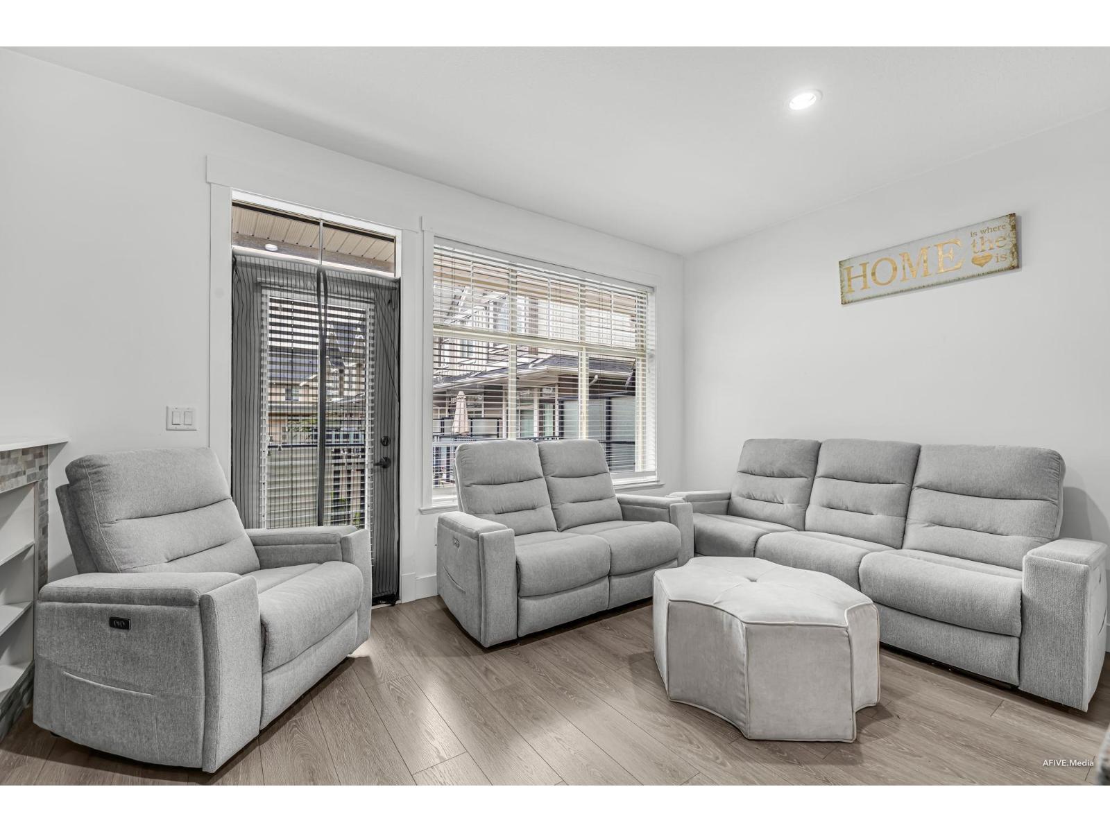 Photo 4 of 114 19525 73 Avenue, Surrey BC