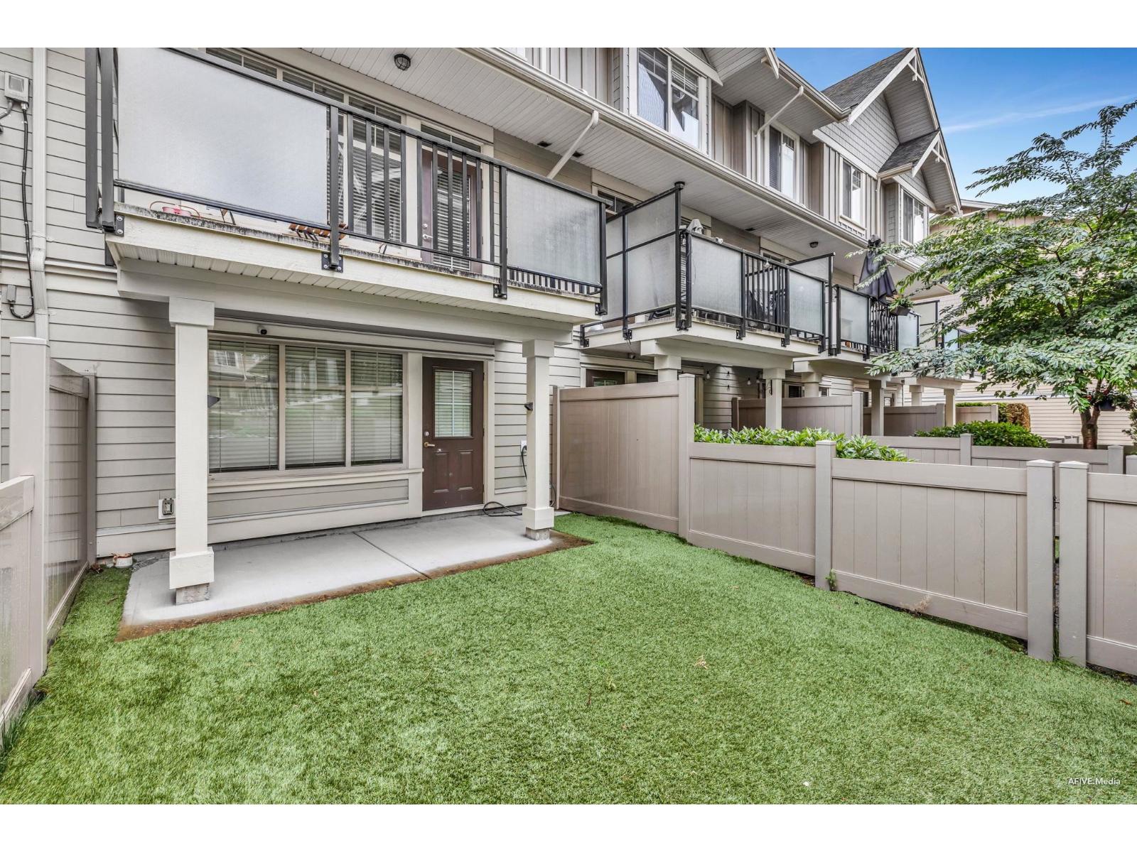 Photo 3 of 114 19525 73 Avenue, Surrey BC