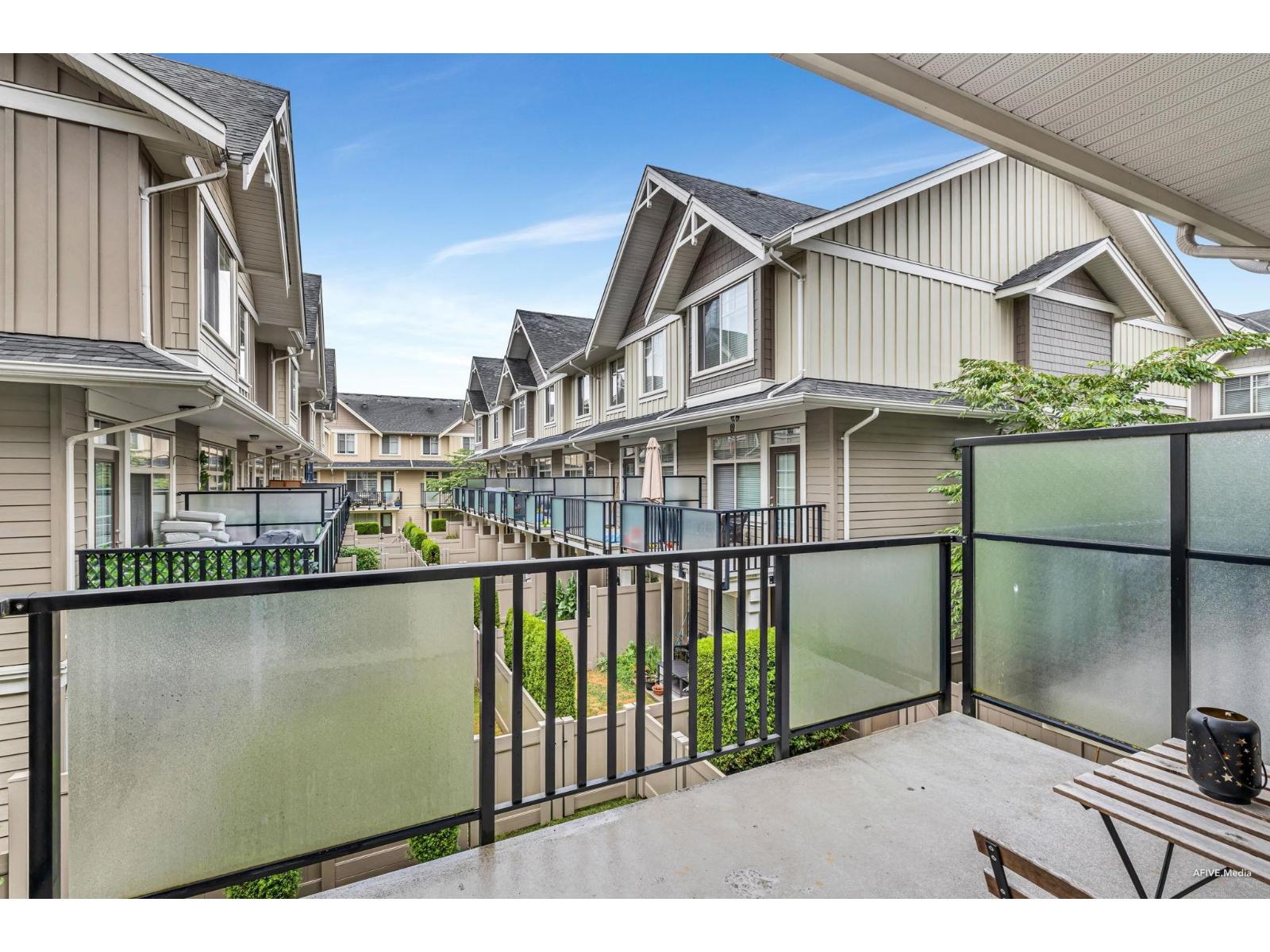 Photo 11 of 114 19525 73 Avenue, Surrey BC