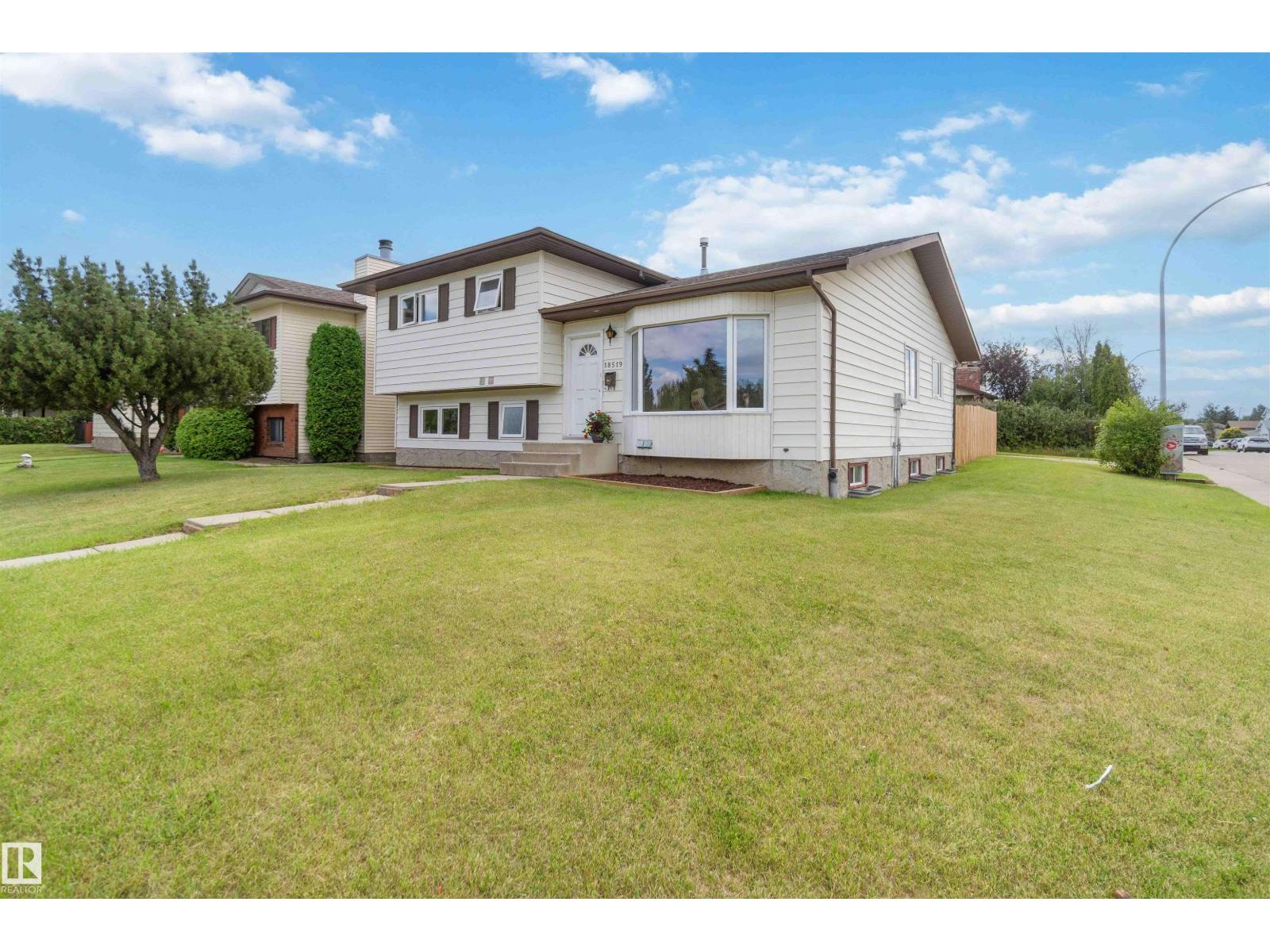Photo 59 of 18519 57 Av Nw, Edmonton AB