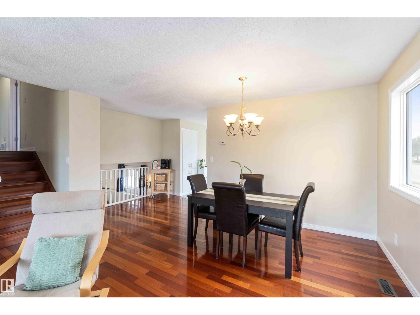 Photo 9 of 18519 57 Av Nw, Edmonton AB
