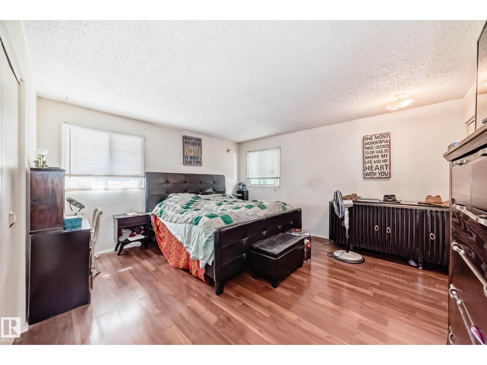 Photo 17 of 1720 49 A St Nw, Edmonton AB