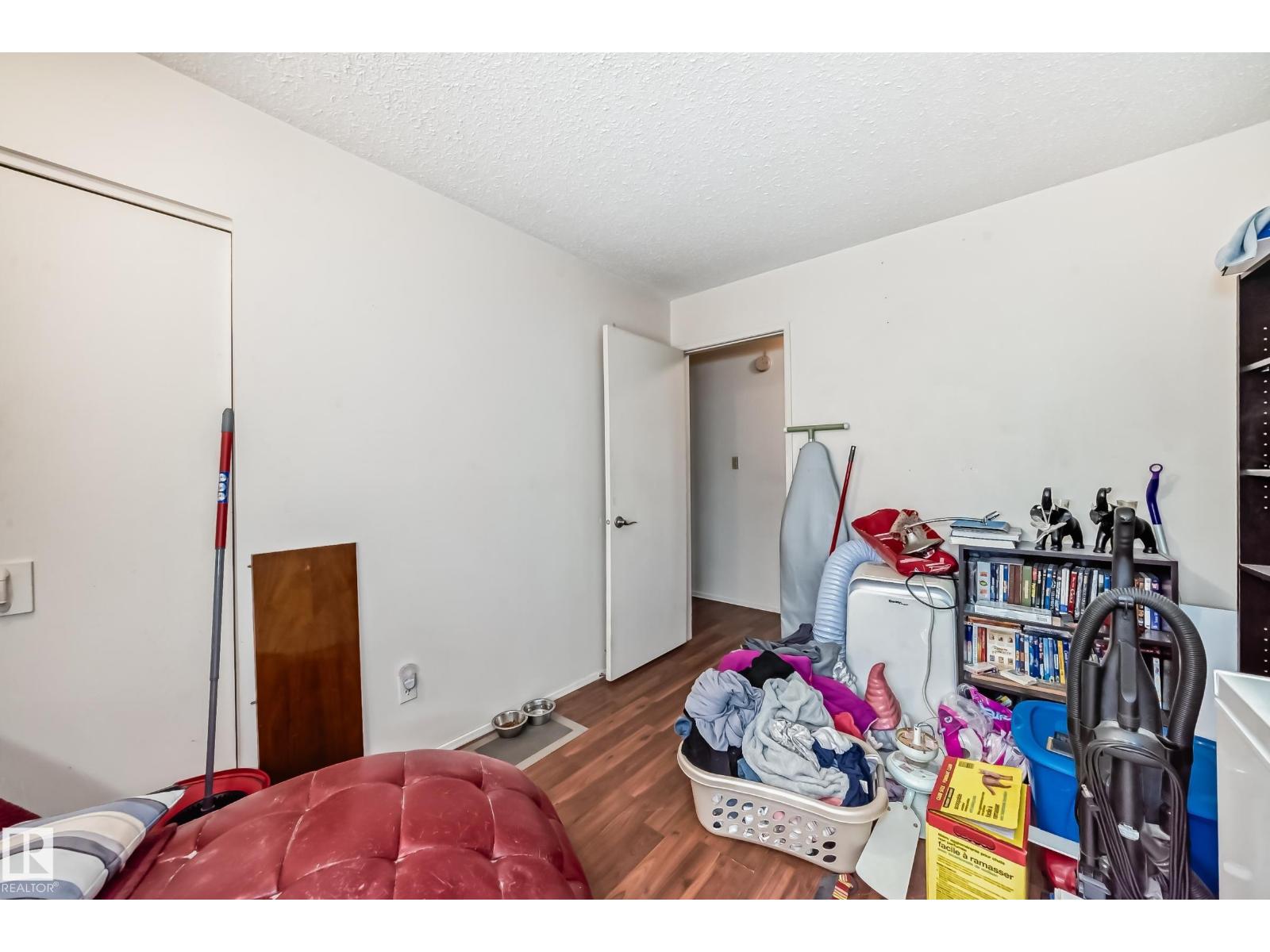Photo 20 of 1720 49 A St Nw, Edmonton AB