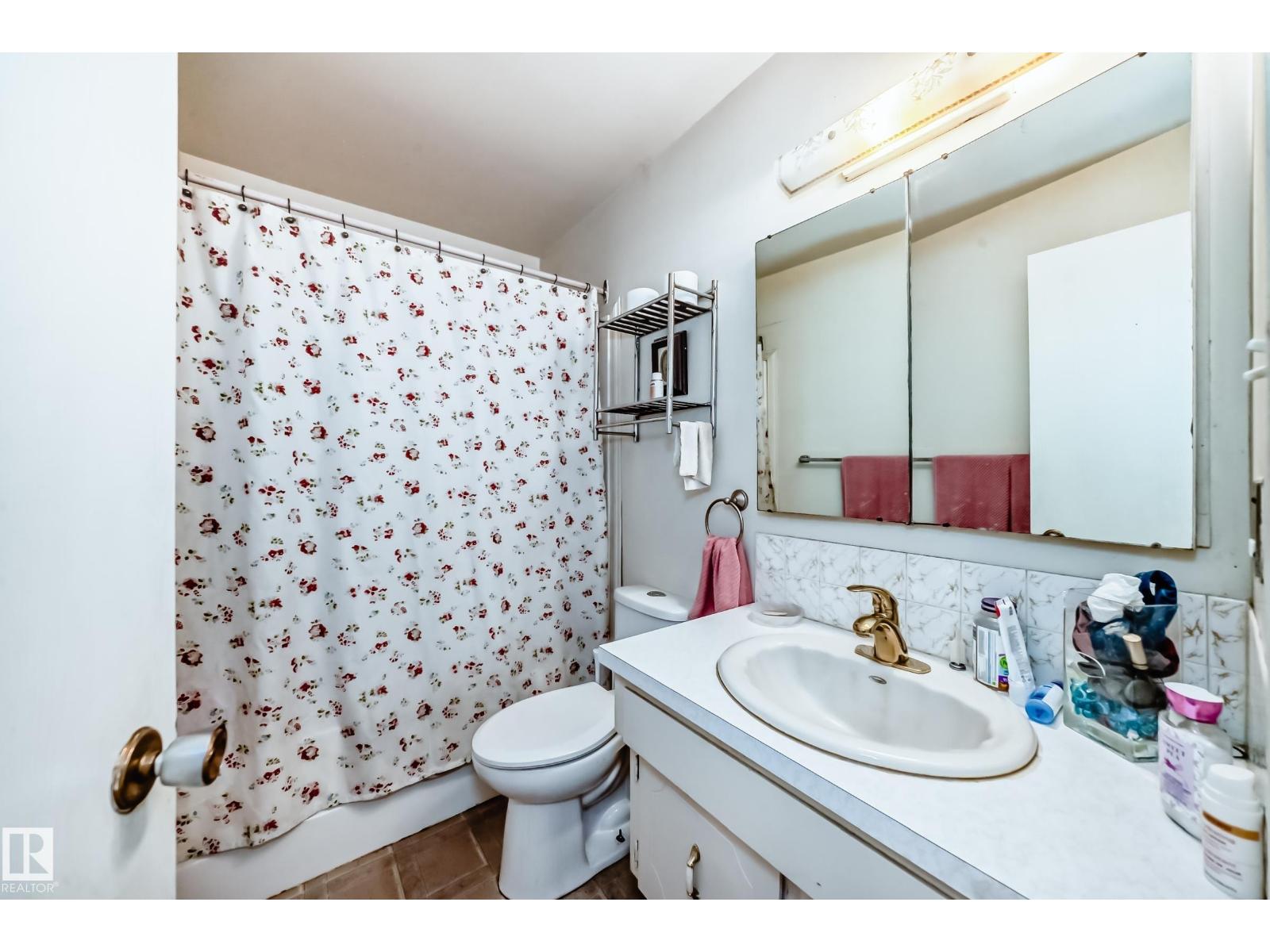 Photo 19 of 1720 49 A St Nw, Edmonton AB