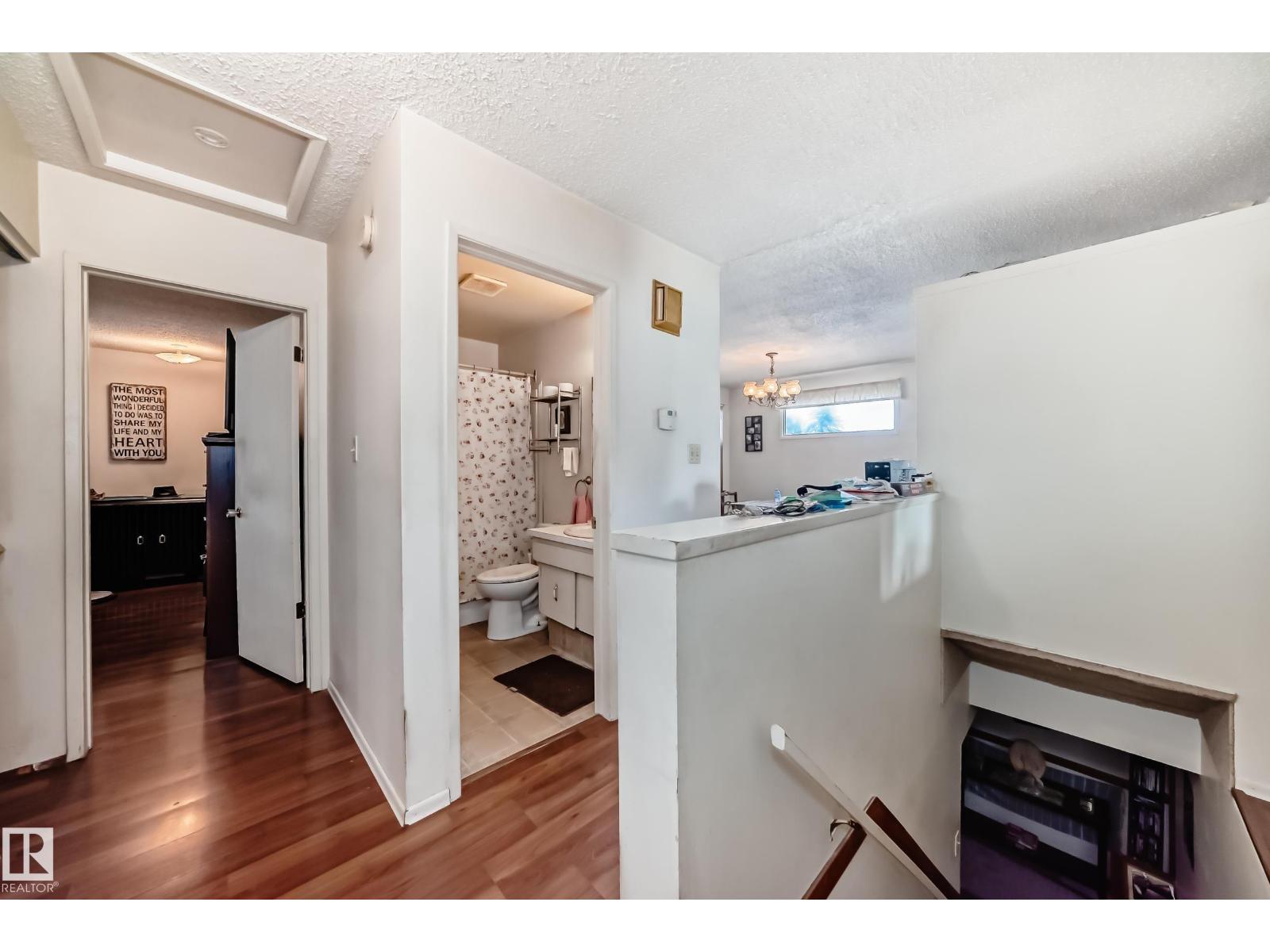 Photo 34 of 1720 49 A St Nw, Edmonton AB