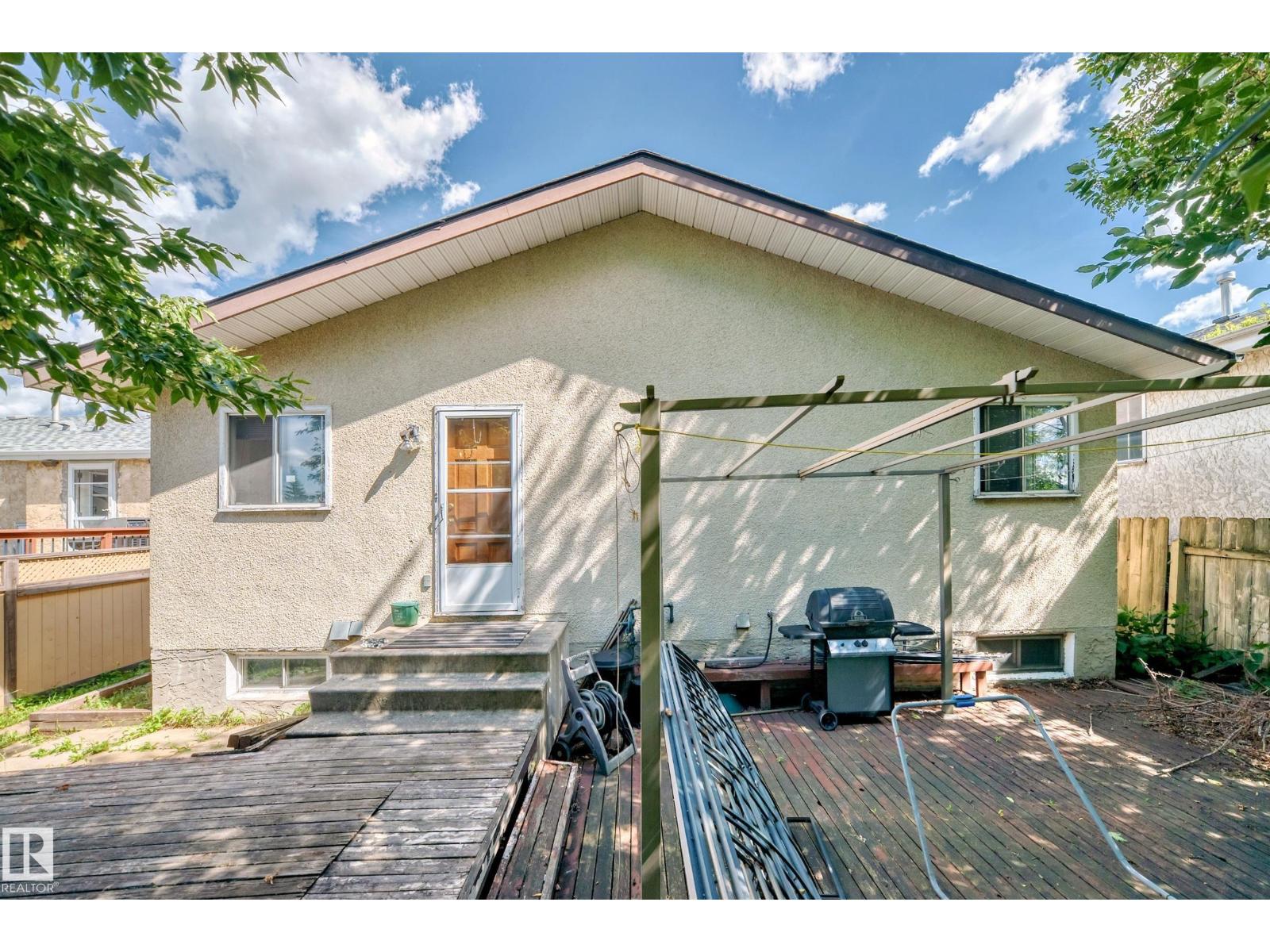 Photo 24 of 1720 49 A St Nw, Edmonton AB