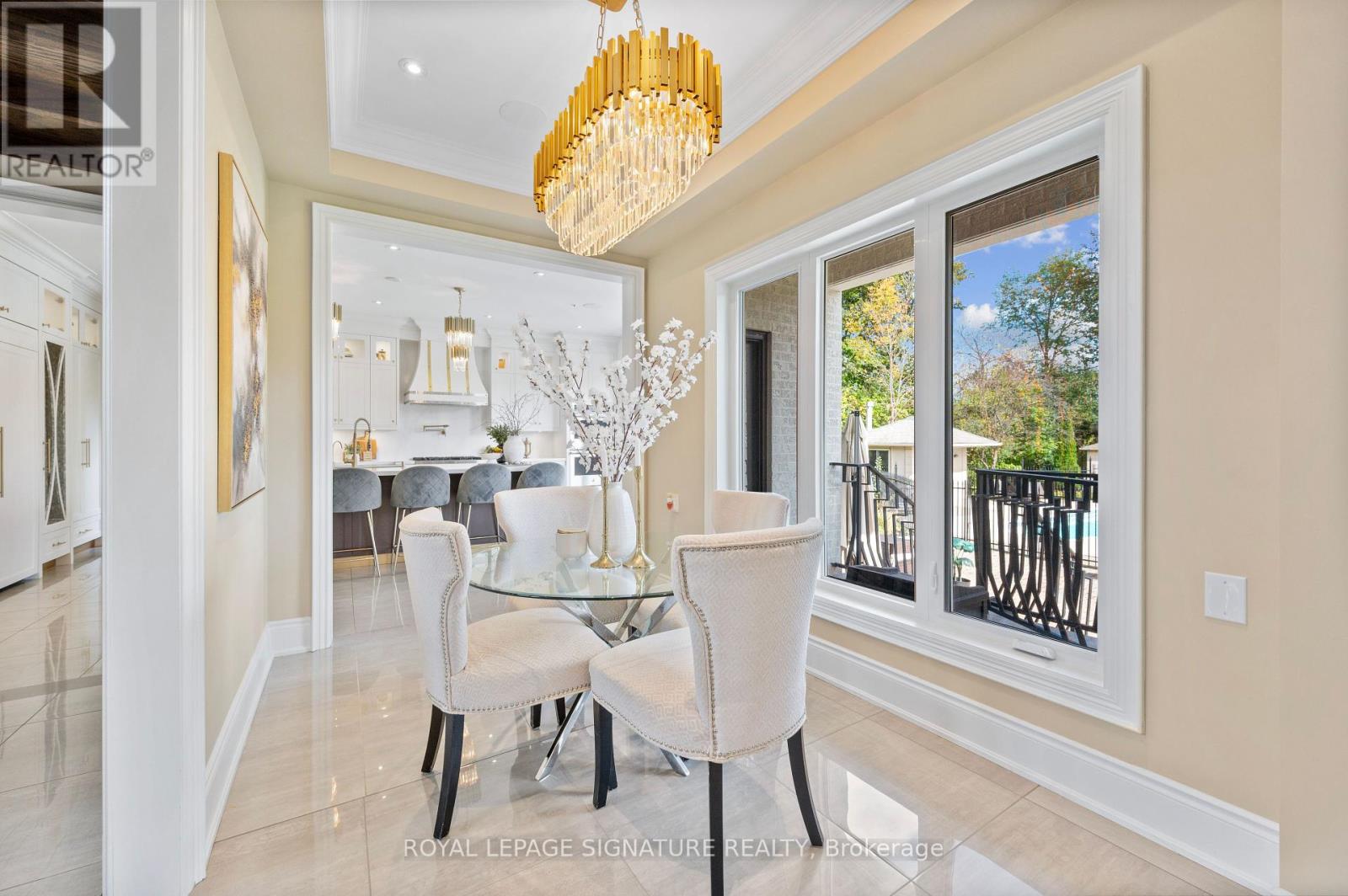 Photo 6 of 75 Rachelle Court, Vaughan ON