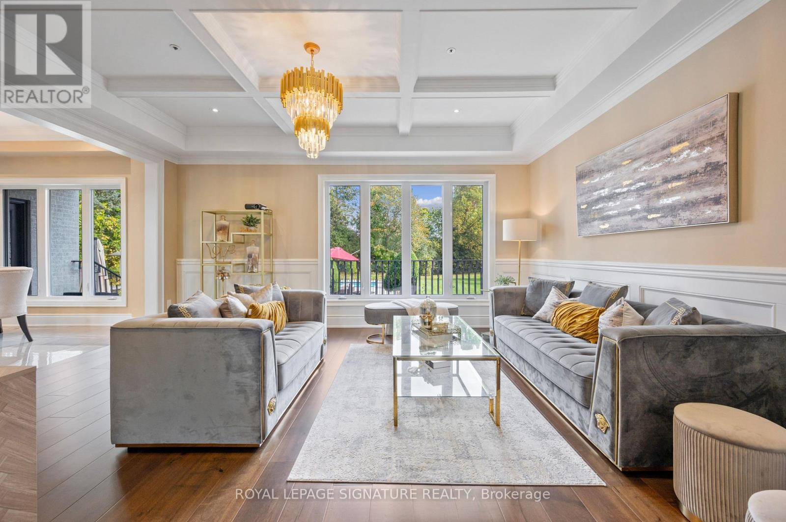 Photo 8 of 75 Rachelle Court, Vaughan ON