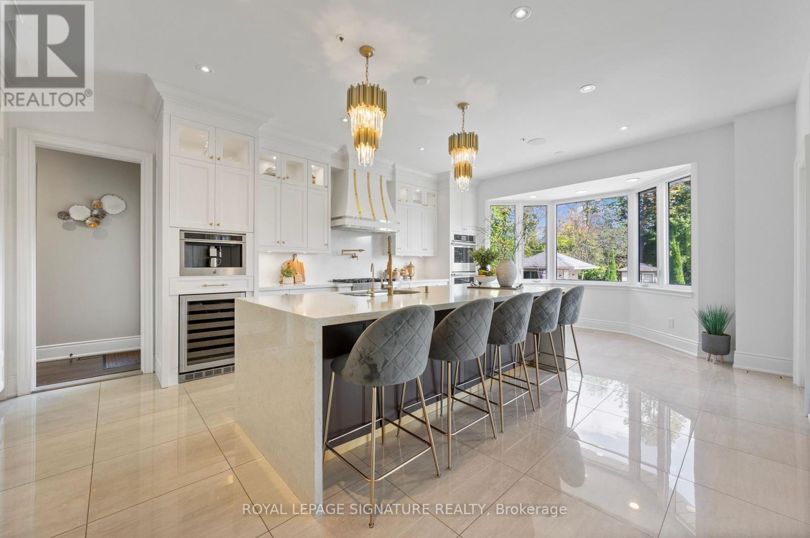 Photo 10 of 75 Rachelle Court, Vaughan ON