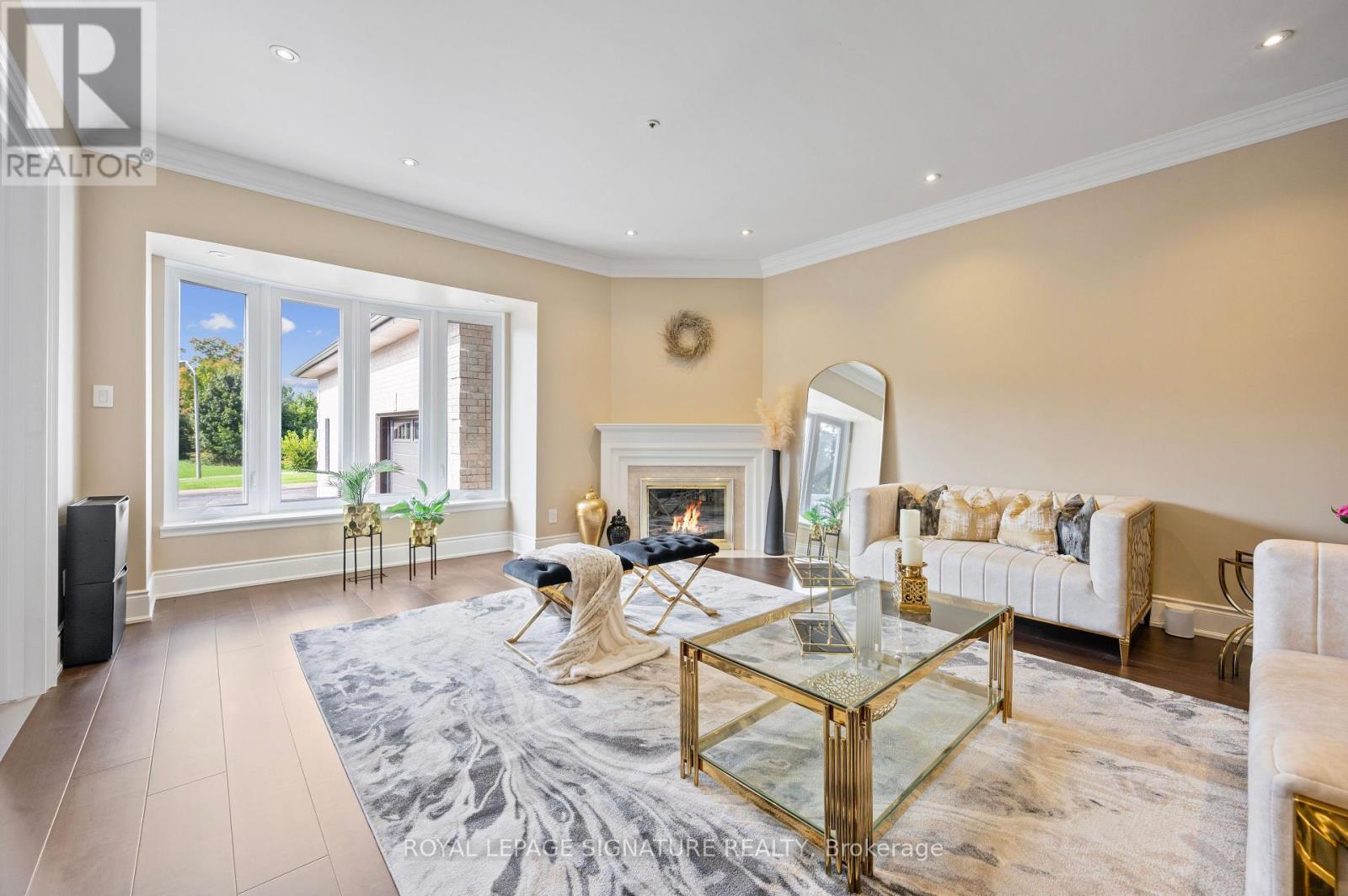 Photo 11 of 75 Rachelle Court, Vaughan ON