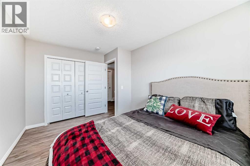 Photo 9 of 63 Heritage Court, Cochrane AB