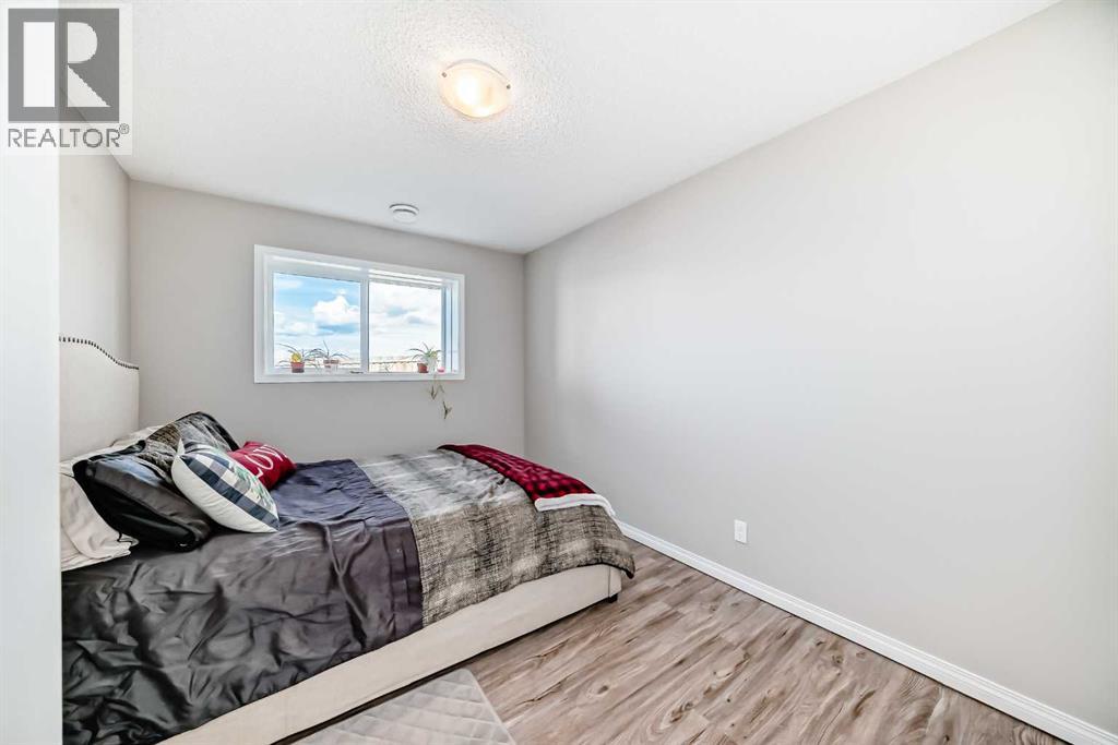 Photo 3 of 63 Heritage Court, Cochrane AB