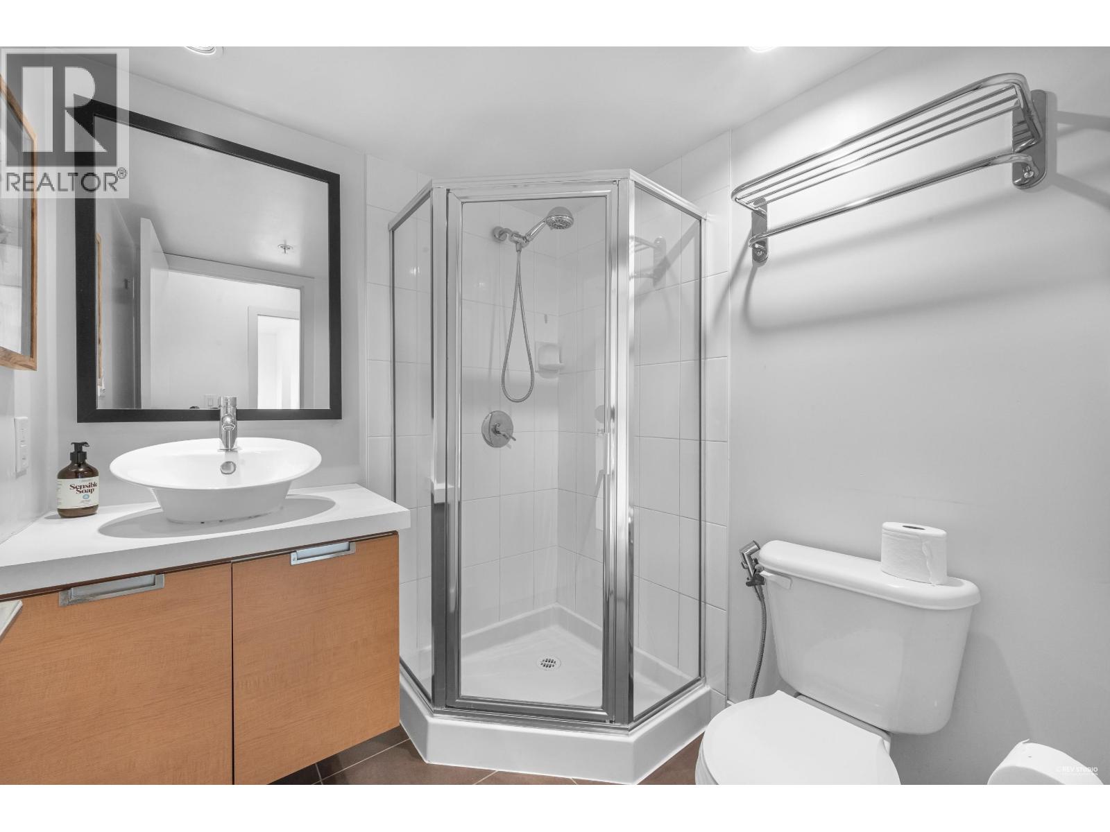 Photo 14 of 605 151 W 2nd Street, North Vancouver BC