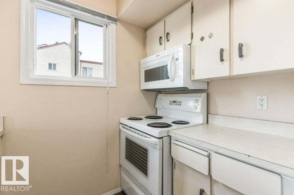 Photo 7 of 283 Lancaster Tc Nw, Edmonton AB