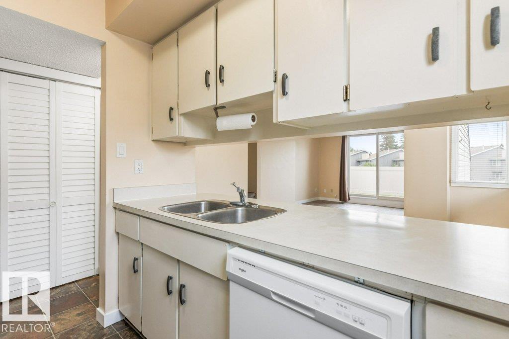 Photo 8 of 283 Lancaster Tc Nw, Edmonton AB