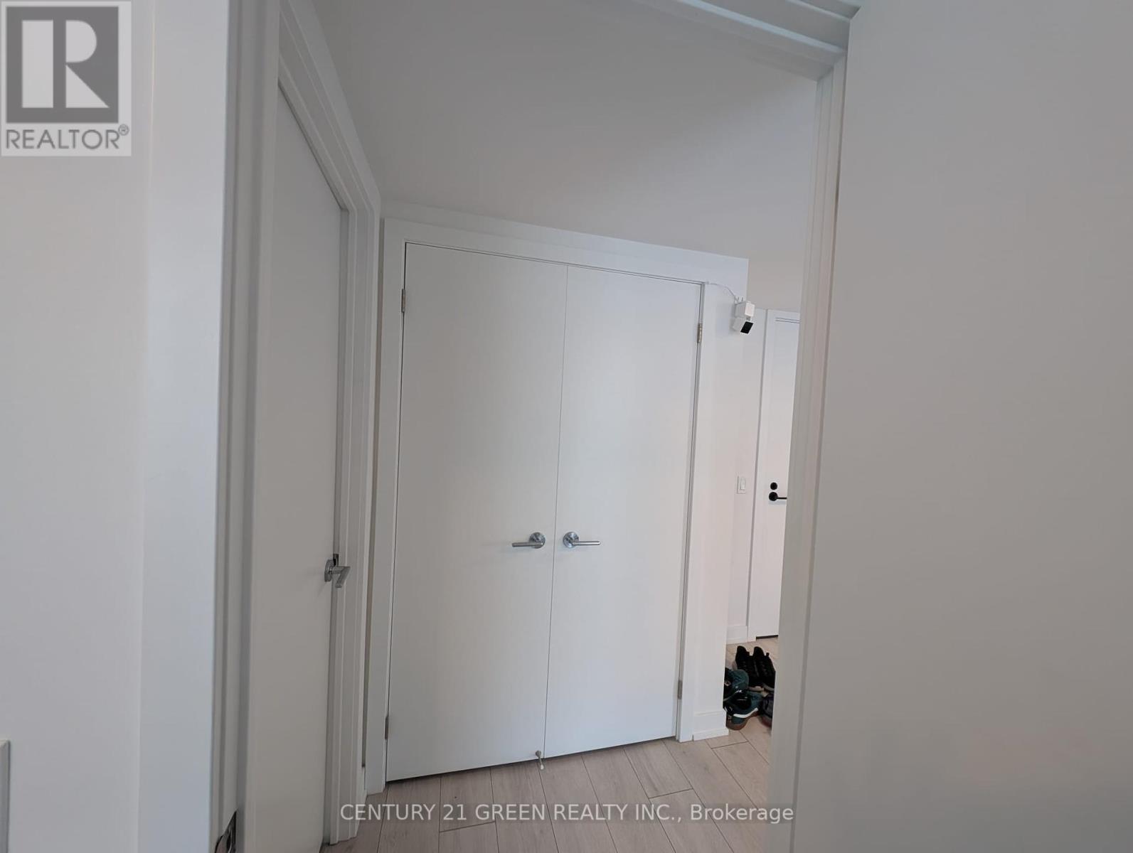 Photo 26 of 323 C 1612 Charles Street, Whitby ON