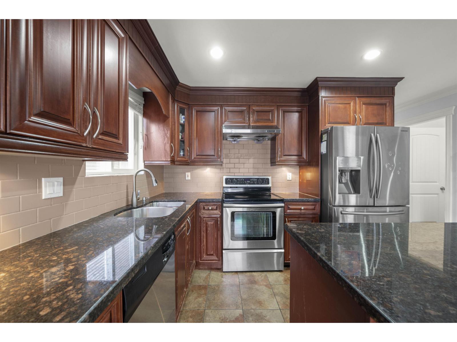 Photo 15 of 7104 144 Street, Surrey BC