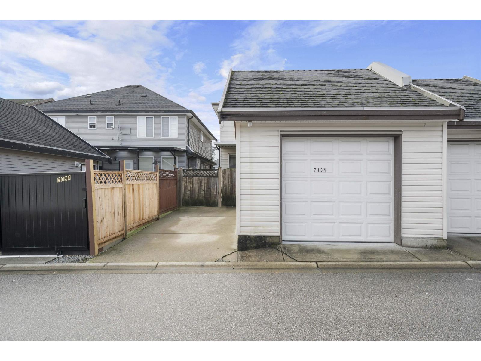 Photo 28 of 7104 144 Street, Surrey BC