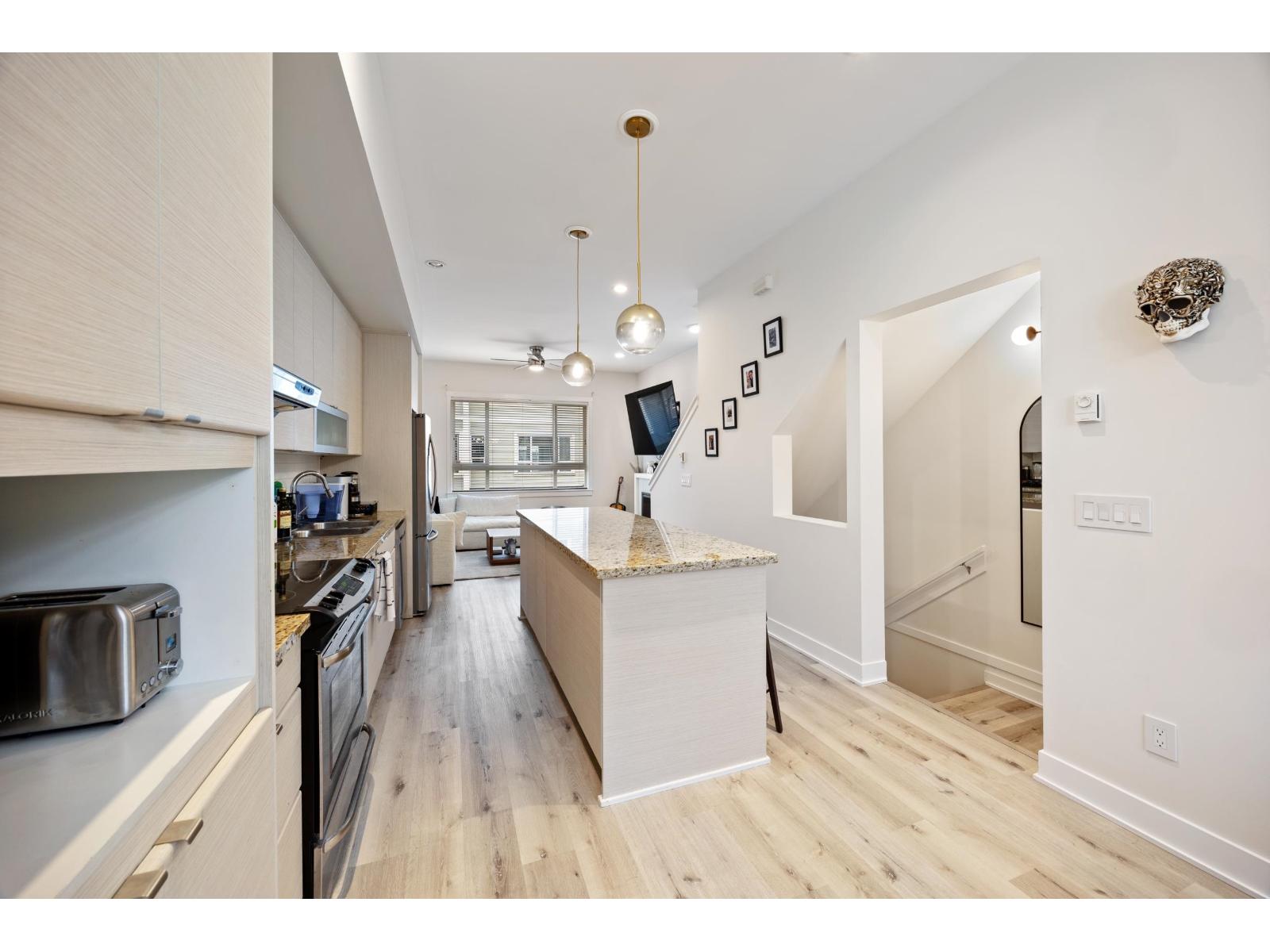 Photo 11 of 57 2955 156 Street, Surrey BC