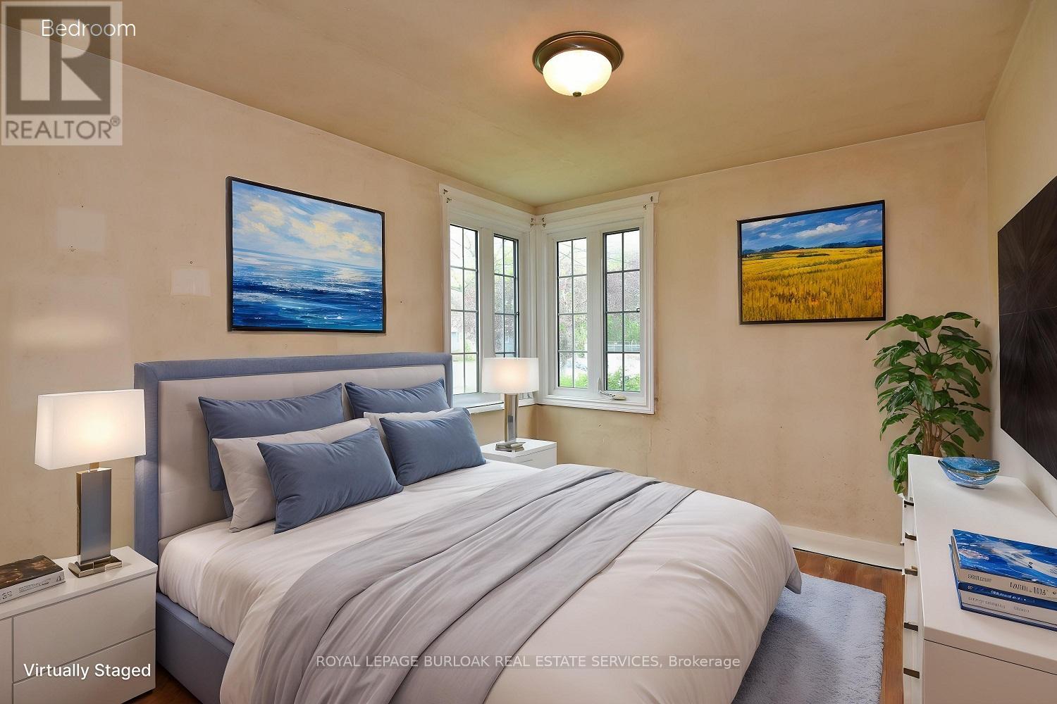 Photo 17 of 430 Queen Mary Drive, Oakville ON