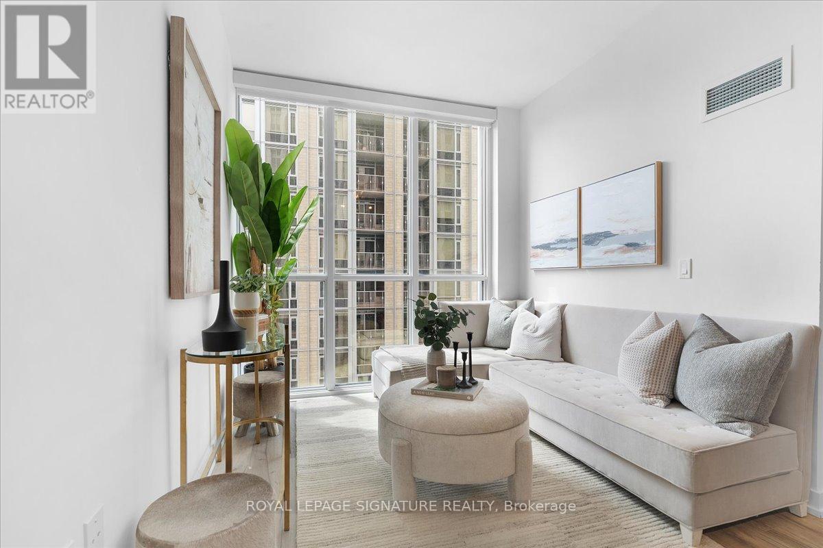 Photo 18 of 1402 1 Yorkville Avenue, Toronto ON