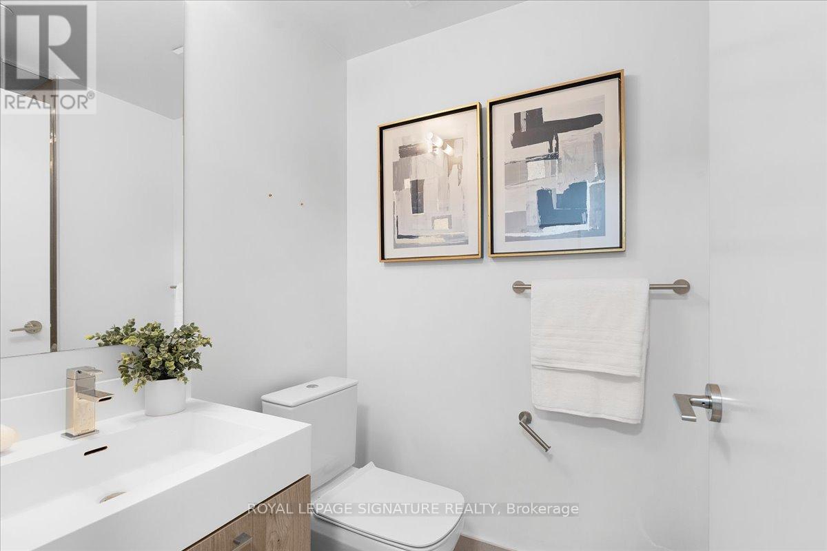Photo 6 of 1402 1 Yorkville Avenue, Toronto ON