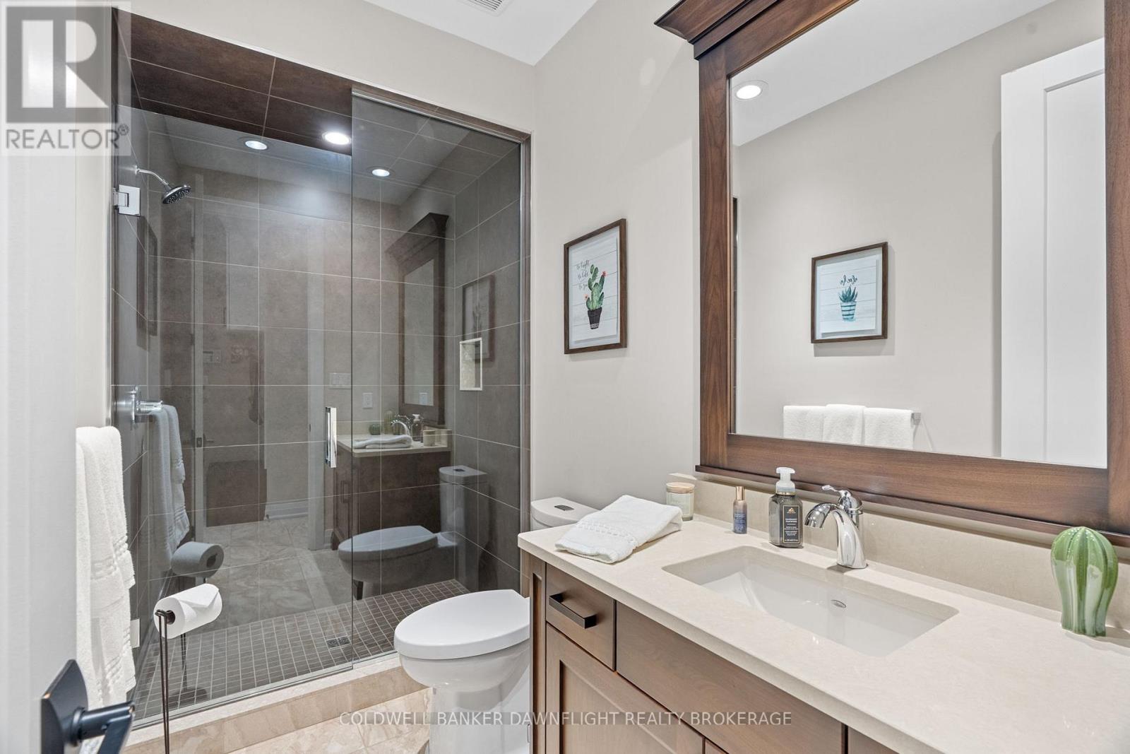 Photo 22 of 33 2290 Torrey Pines Way, London North ON