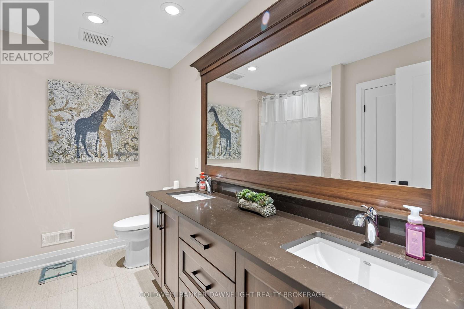 Photo 40 of 33 2290 Torrey Pines Way, London North ON