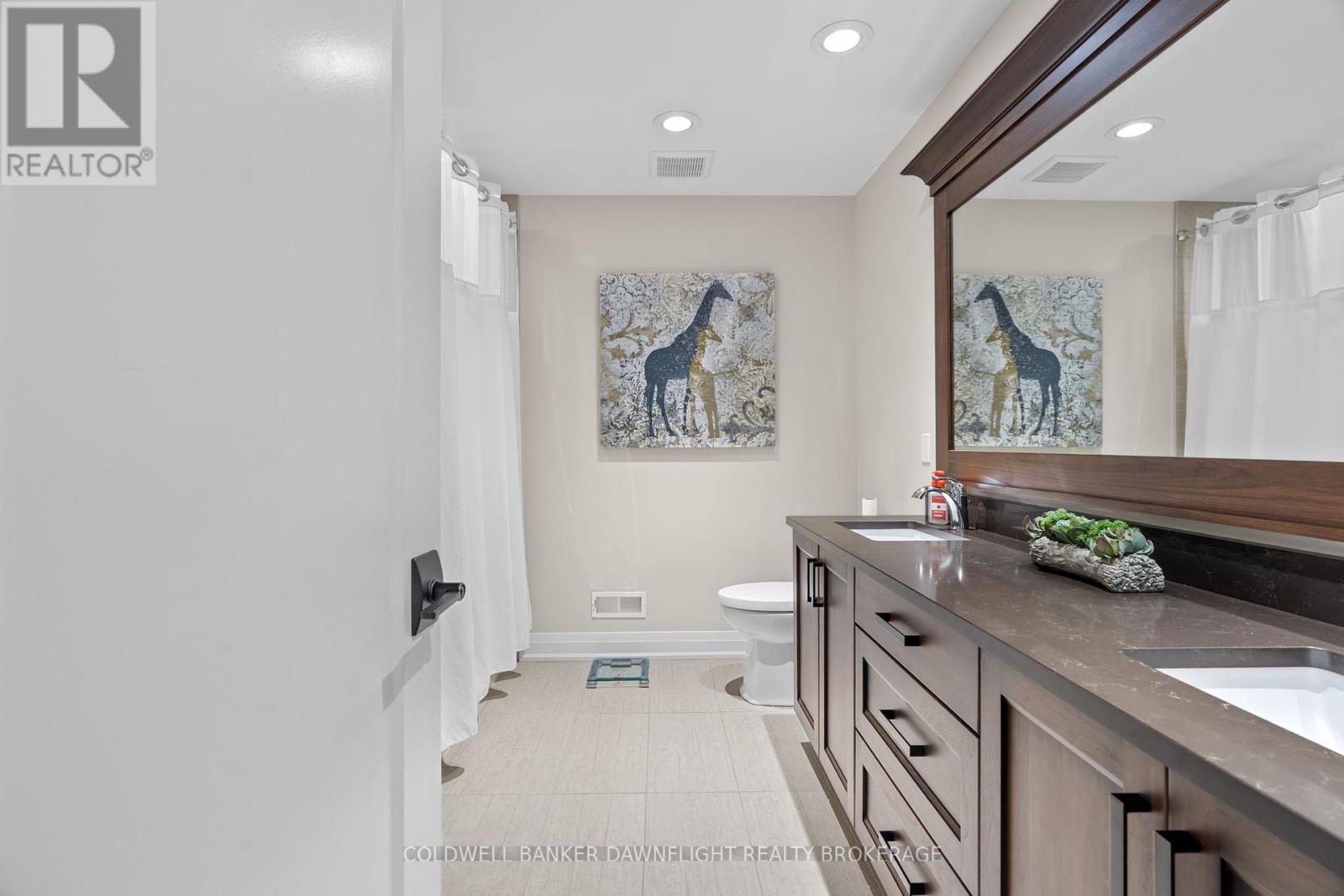 Photo 41 of 33 2290 Torrey Pines Way, London North ON