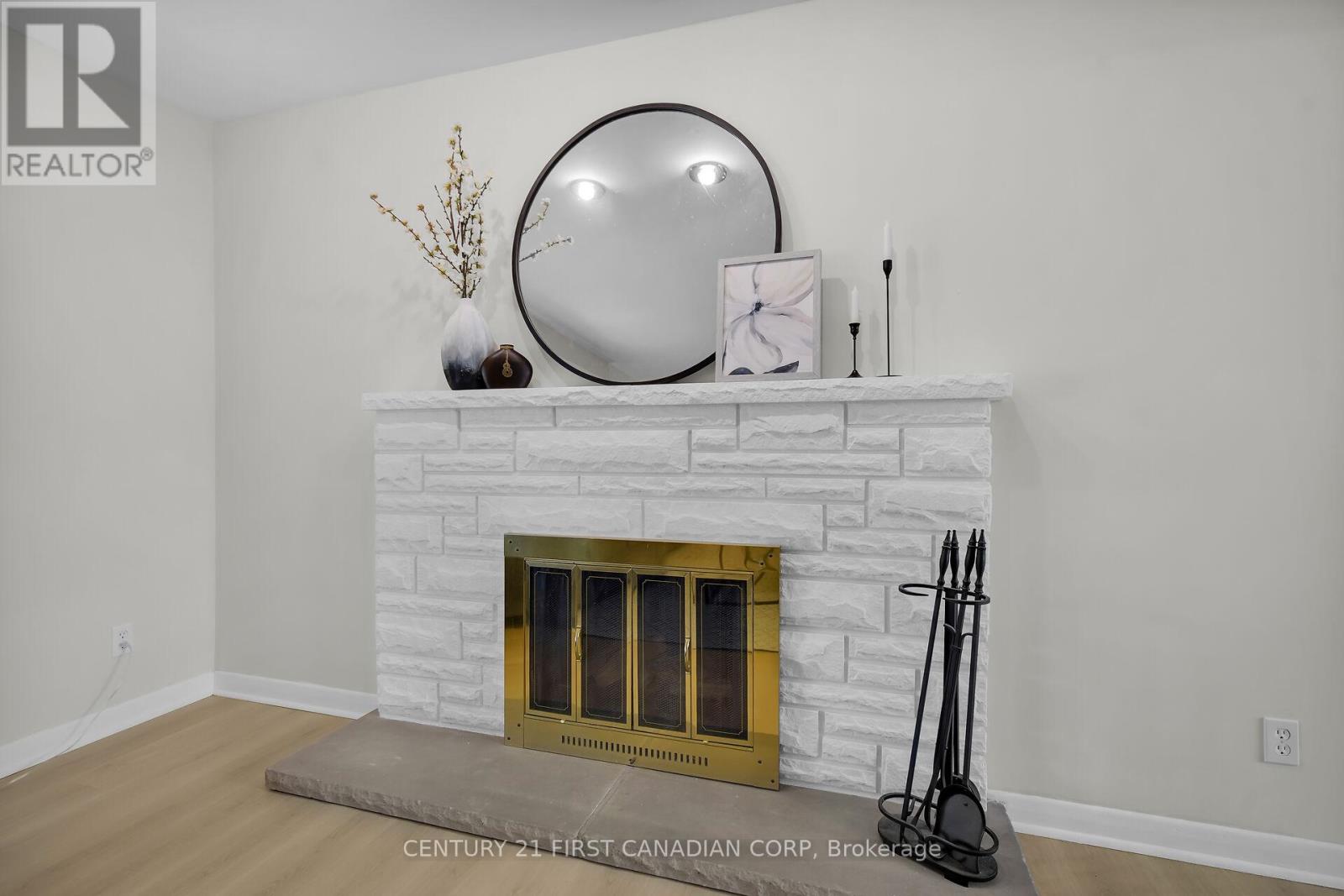 Photo 10 of 10 Frontenac Road, London South ON