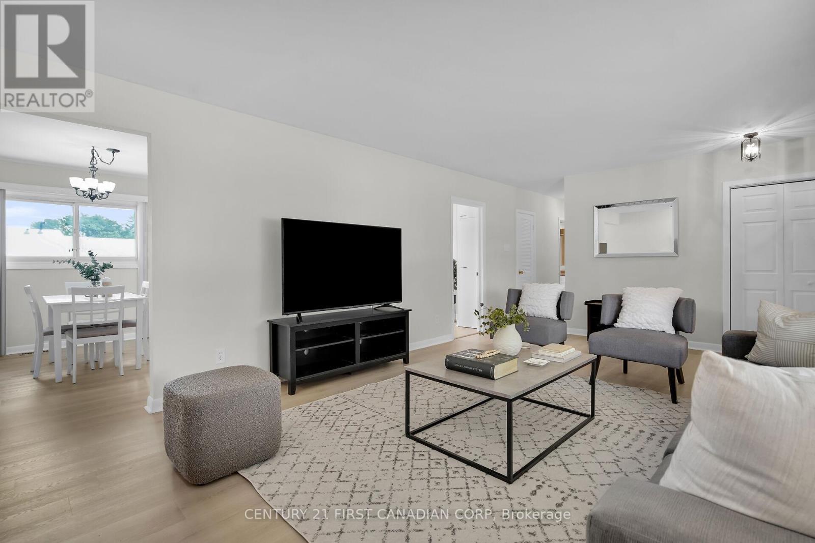 Photo 11 of 10 Frontenac Road, London South ON