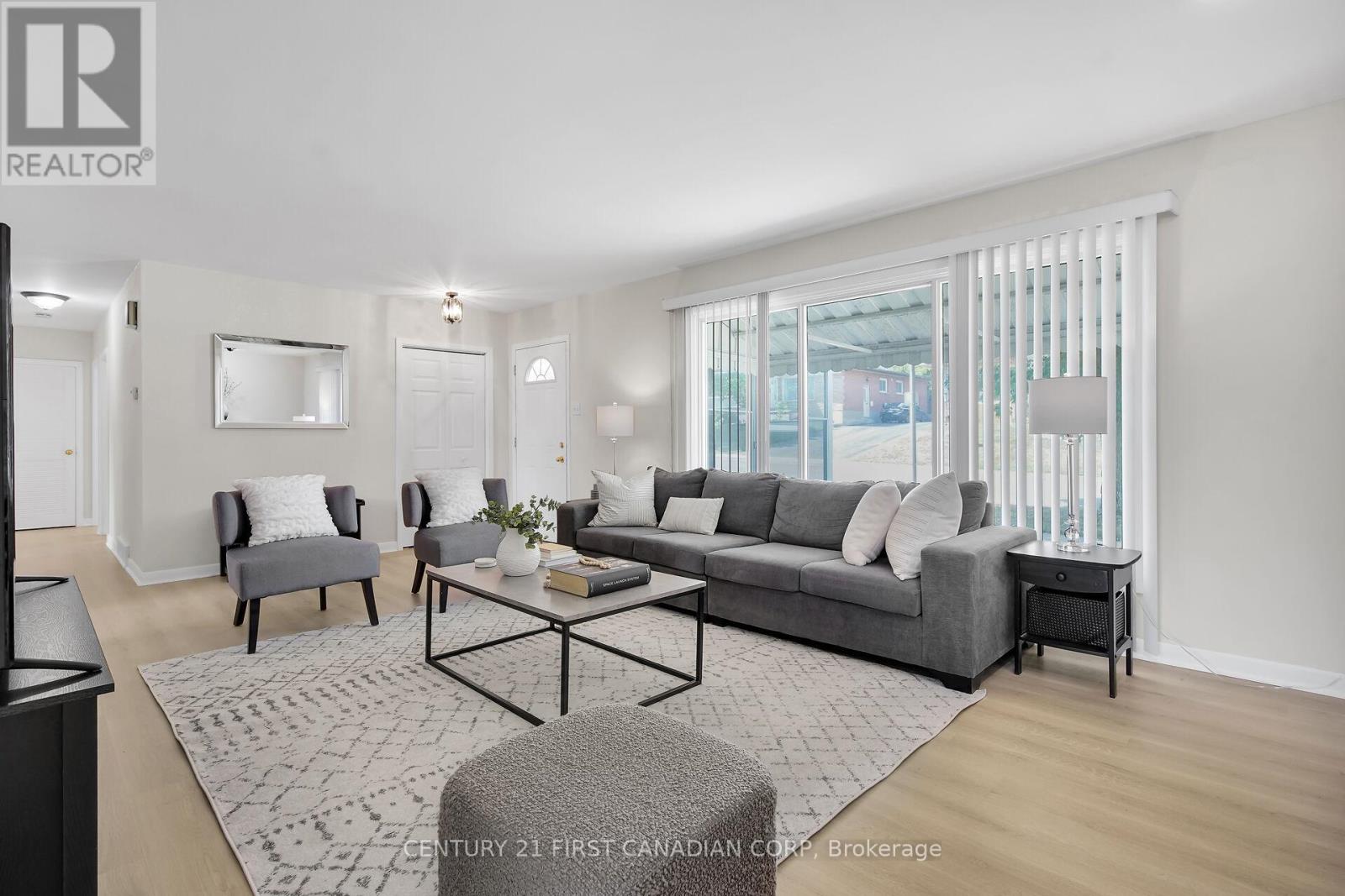 Photo 12 of 10 Frontenac Road, London South ON