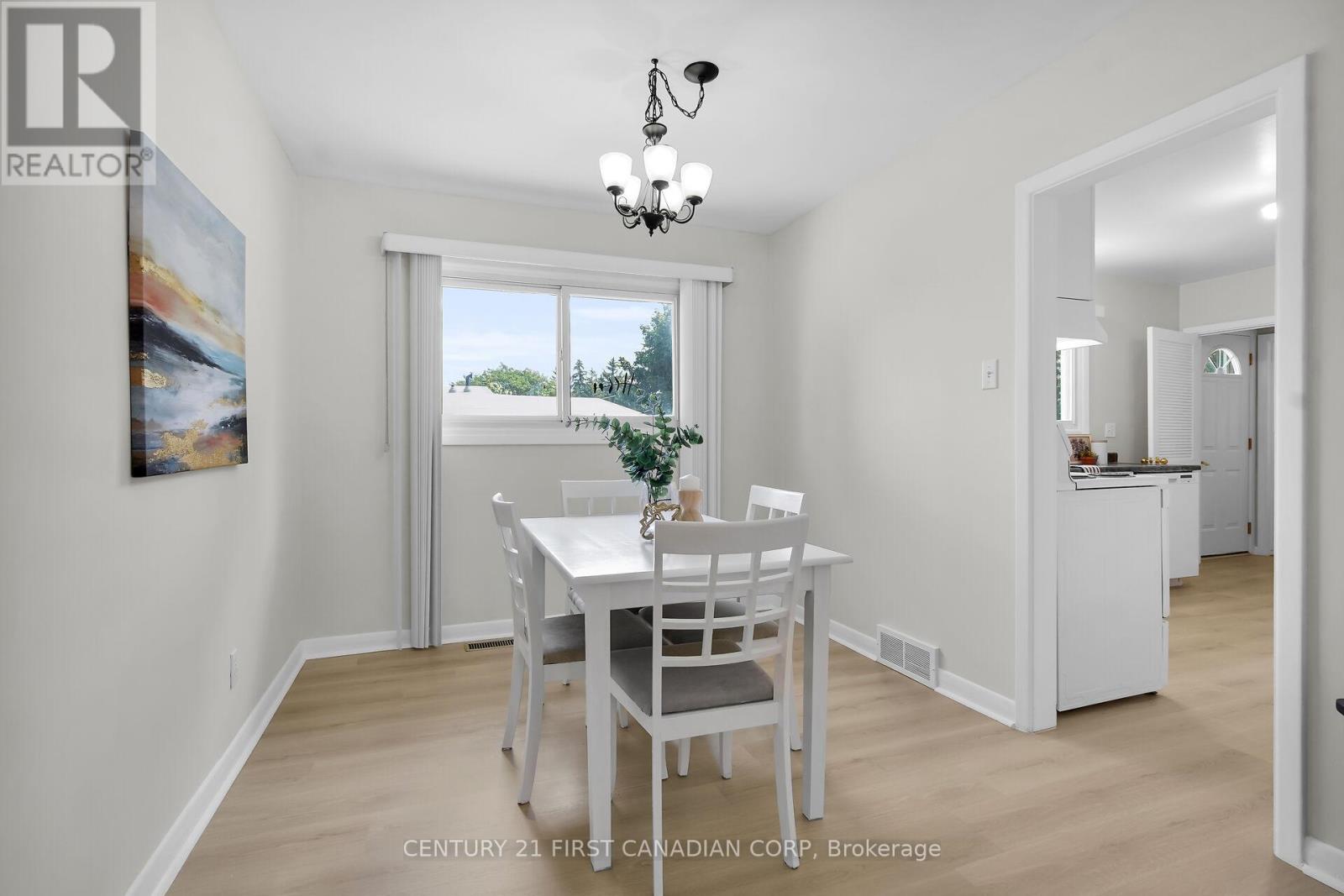 Photo 13 of 10 Frontenac Road, London South ON