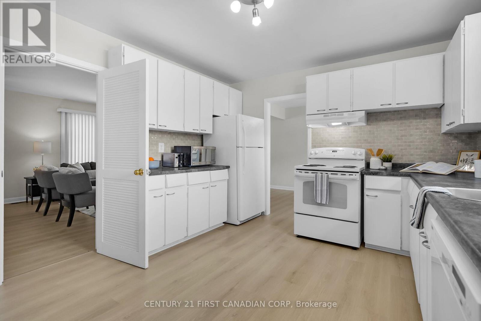 Photo 16 of 10 Frontenac Road, London South ON