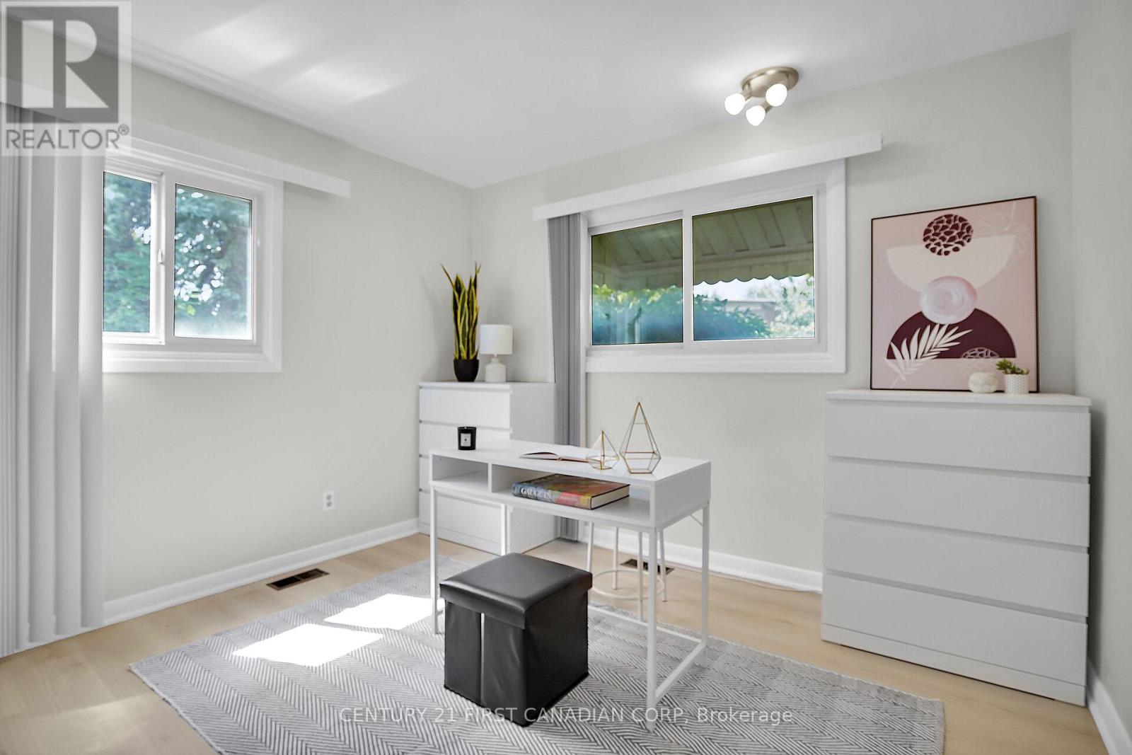 Photo 22 of 10 Frontenac Road, London South ON